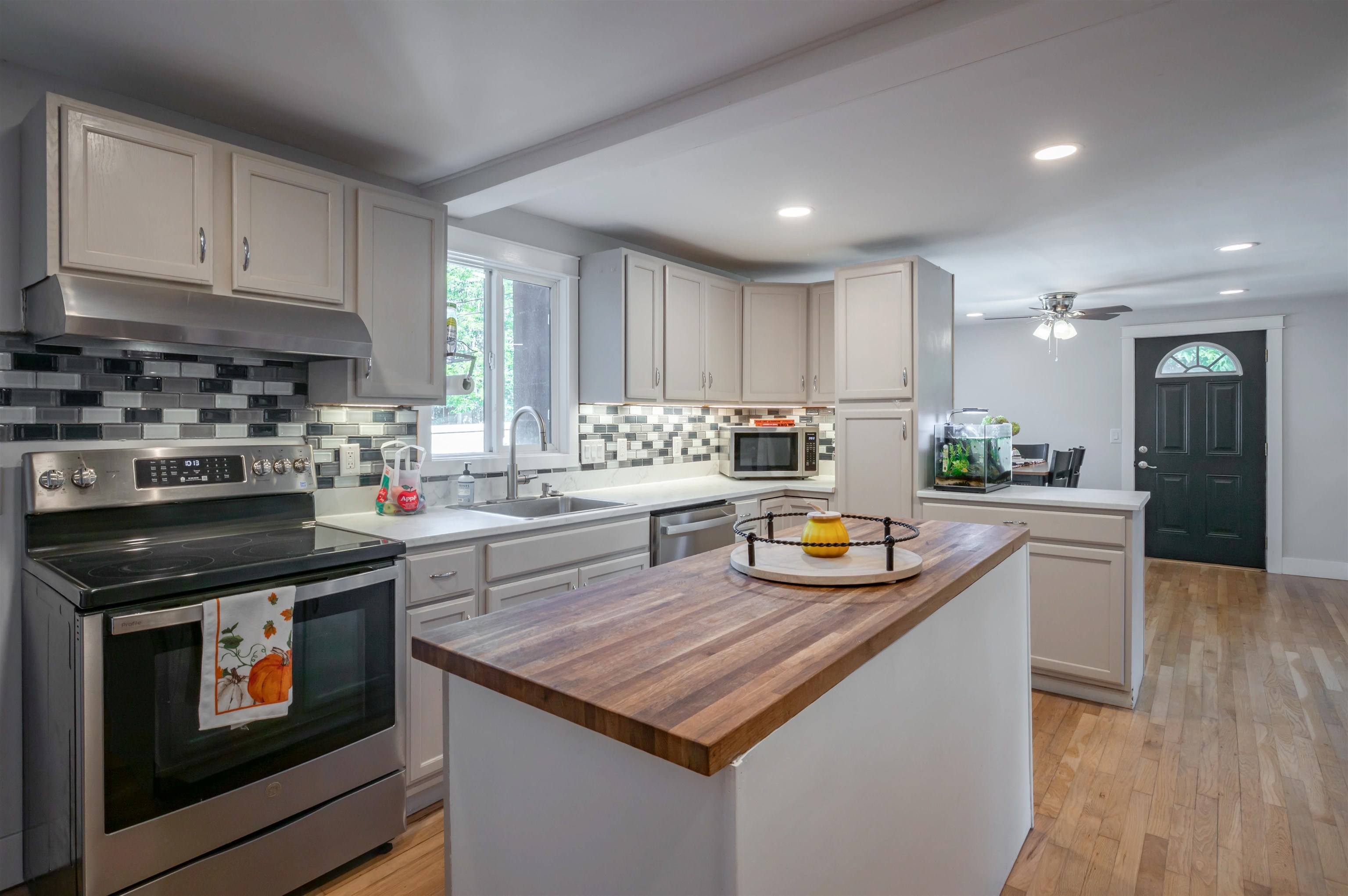 29 Shore Drive Property Photo 12
