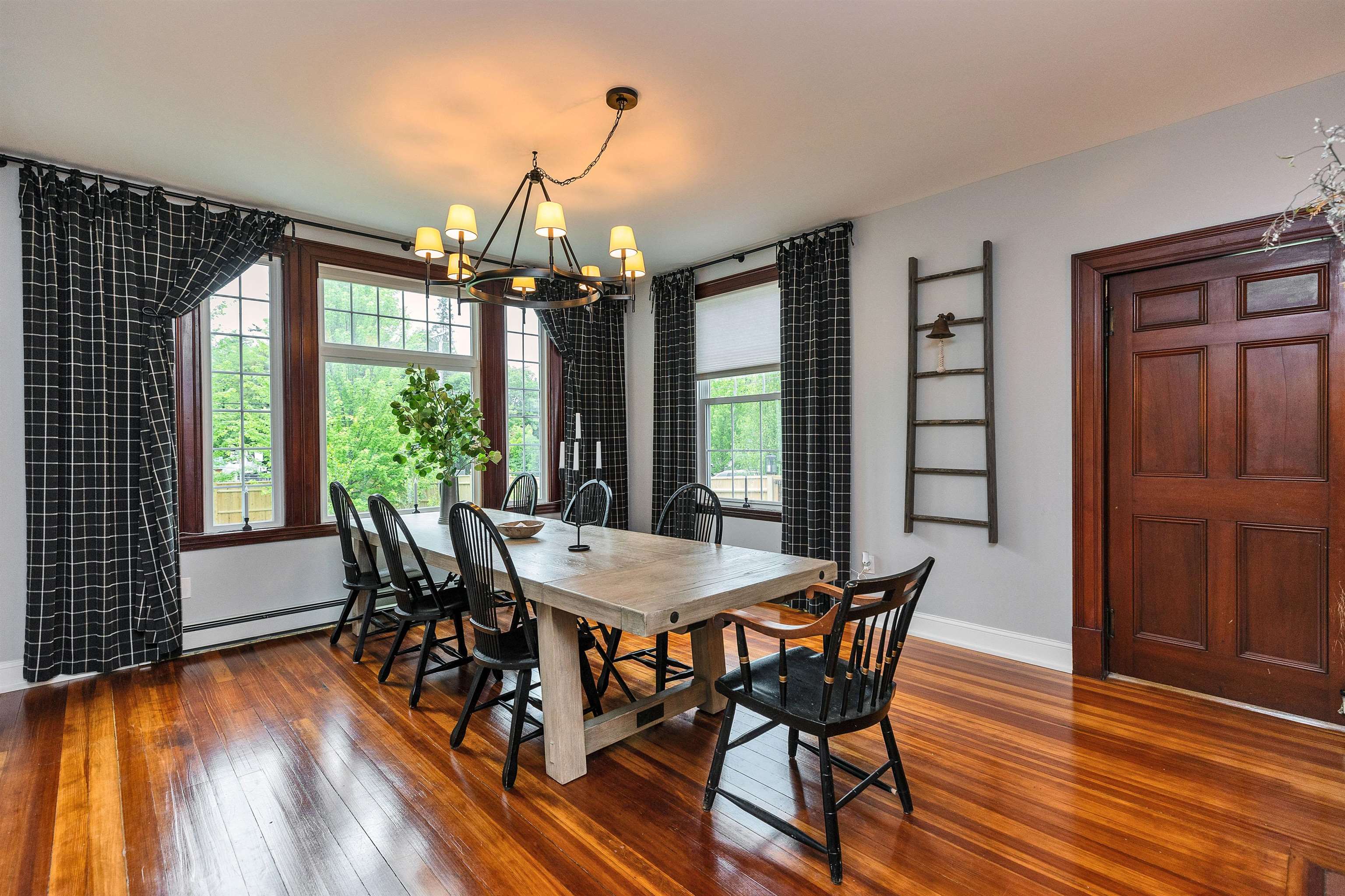 120 S Mast Street Property Photo 4