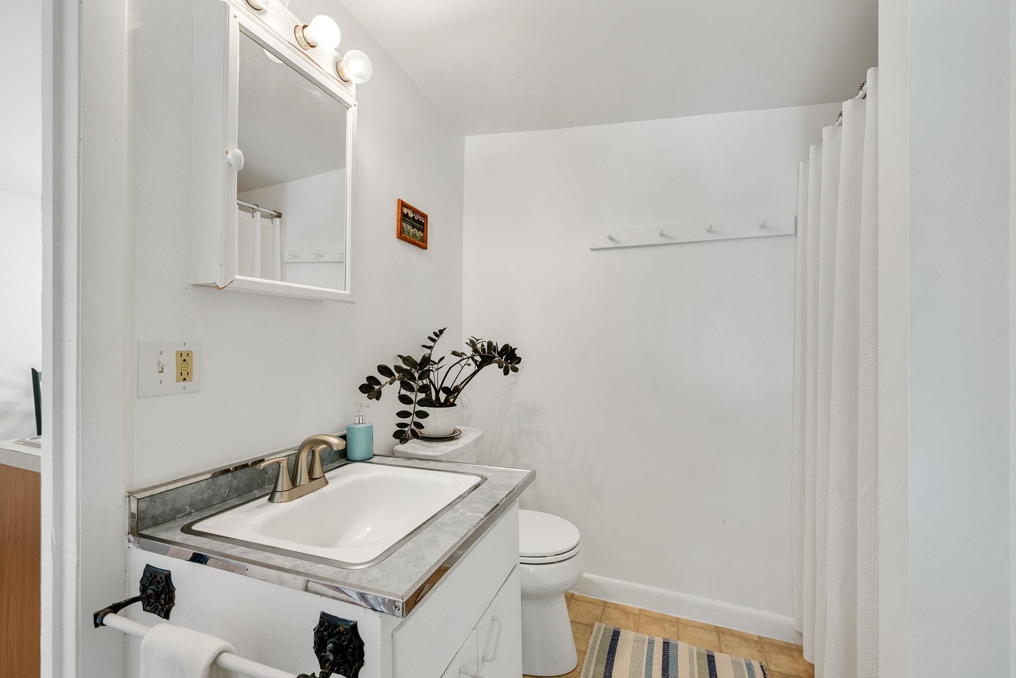 162 Weaver Street Property Photo 26