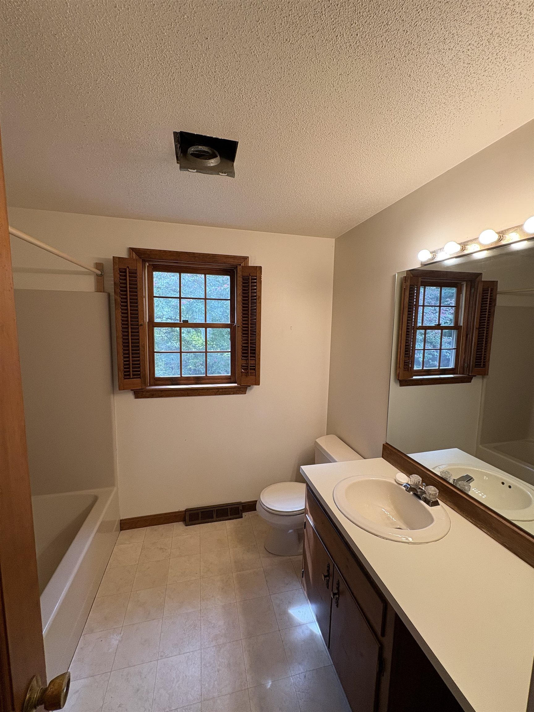 15 Topaz Drive Property Photo 25
