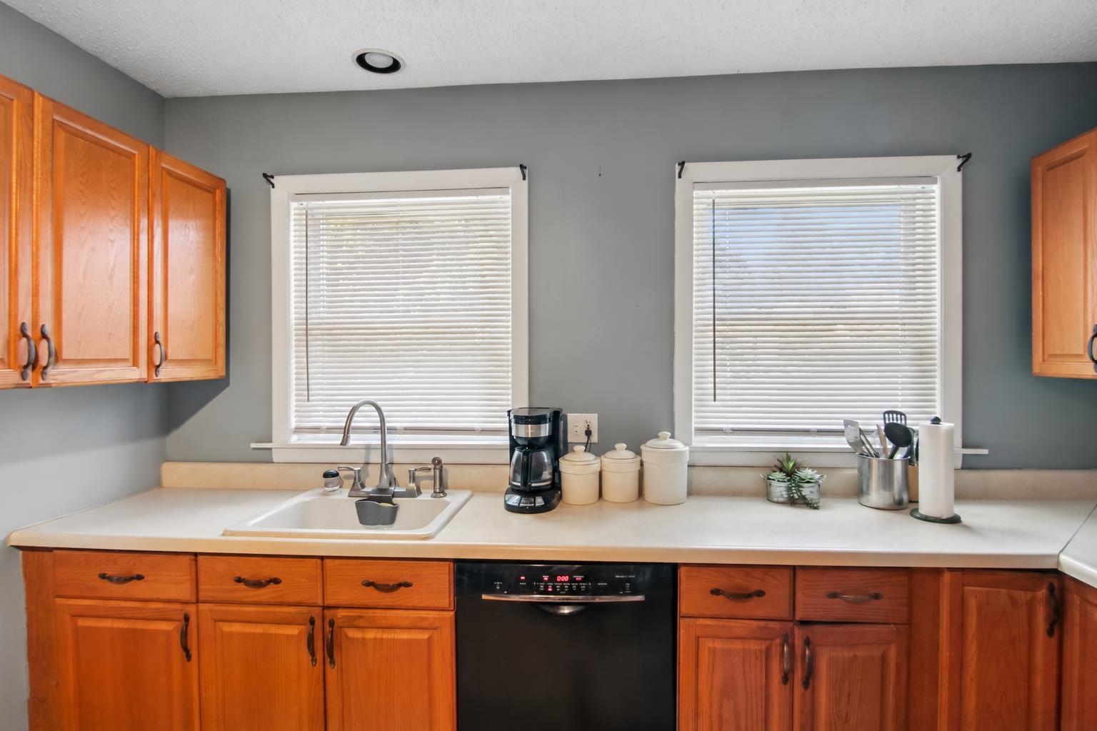 5 Merrimack Street Property Photo 8