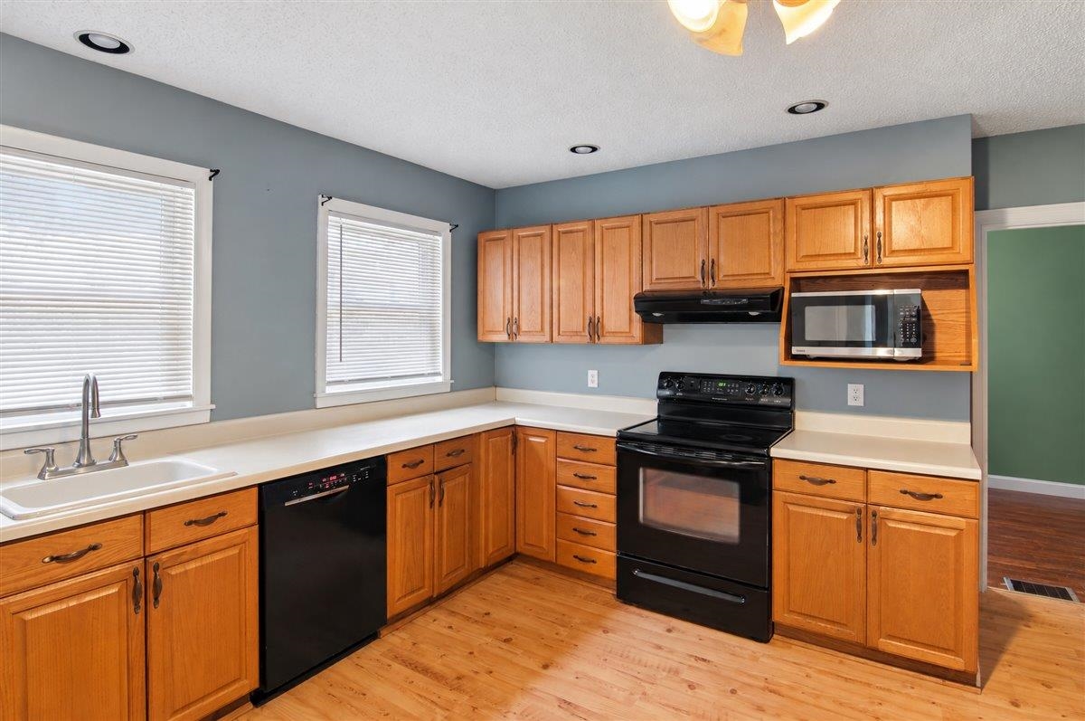 5 Merrimack Street Property Photo 9