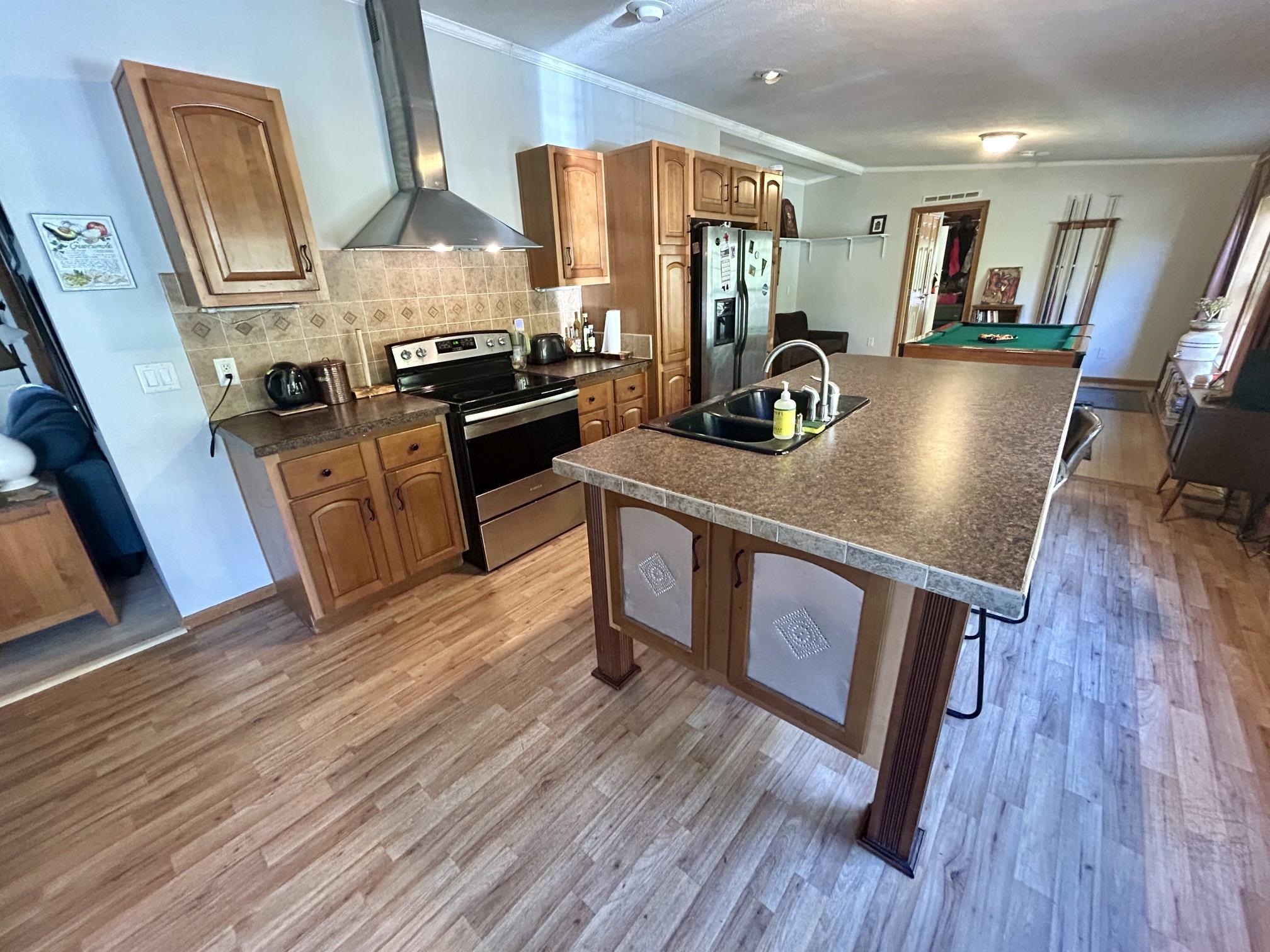 1715 Dearing Road Property Photo 6