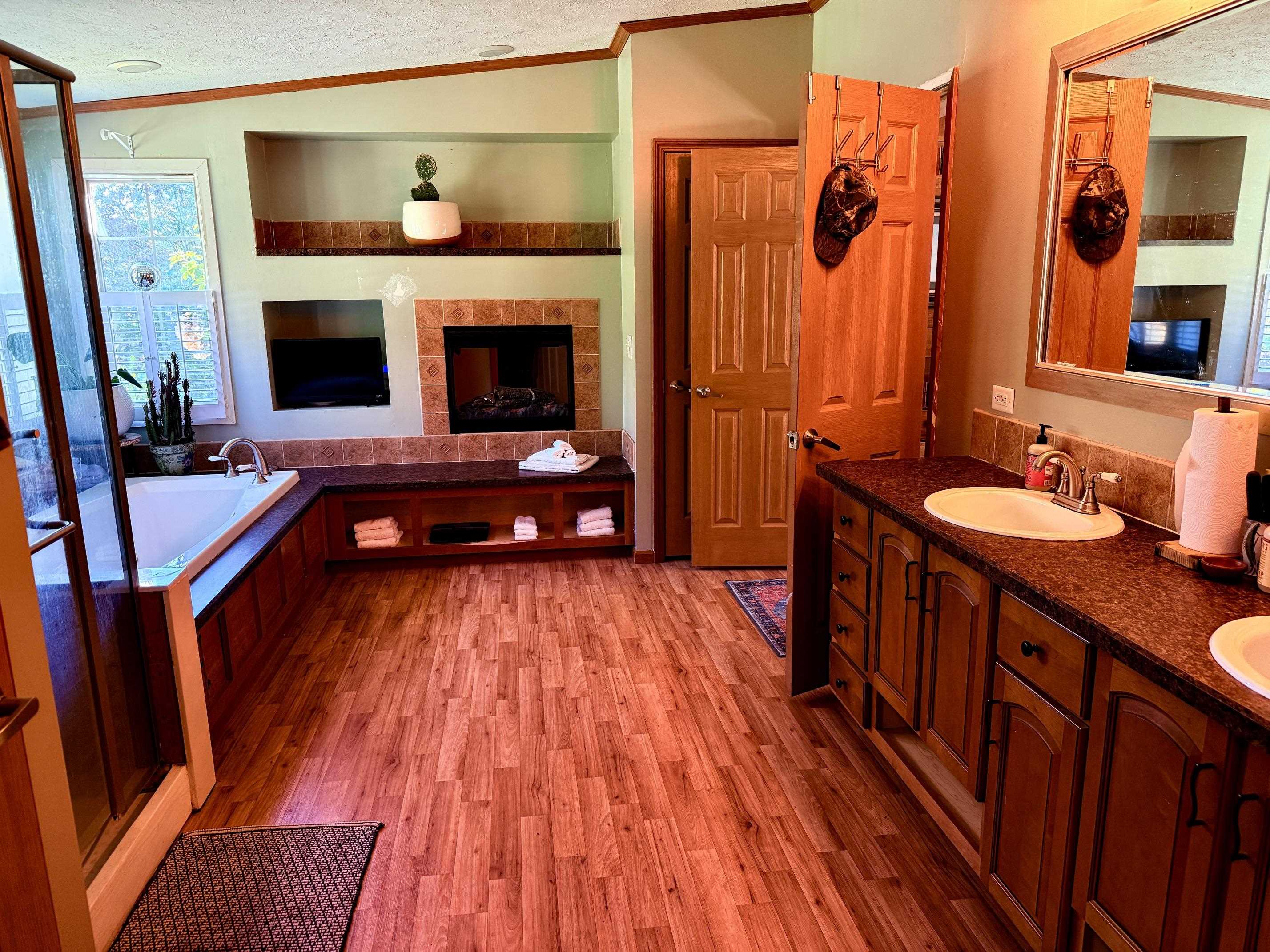 1715 Dearing Road Property Photo 15