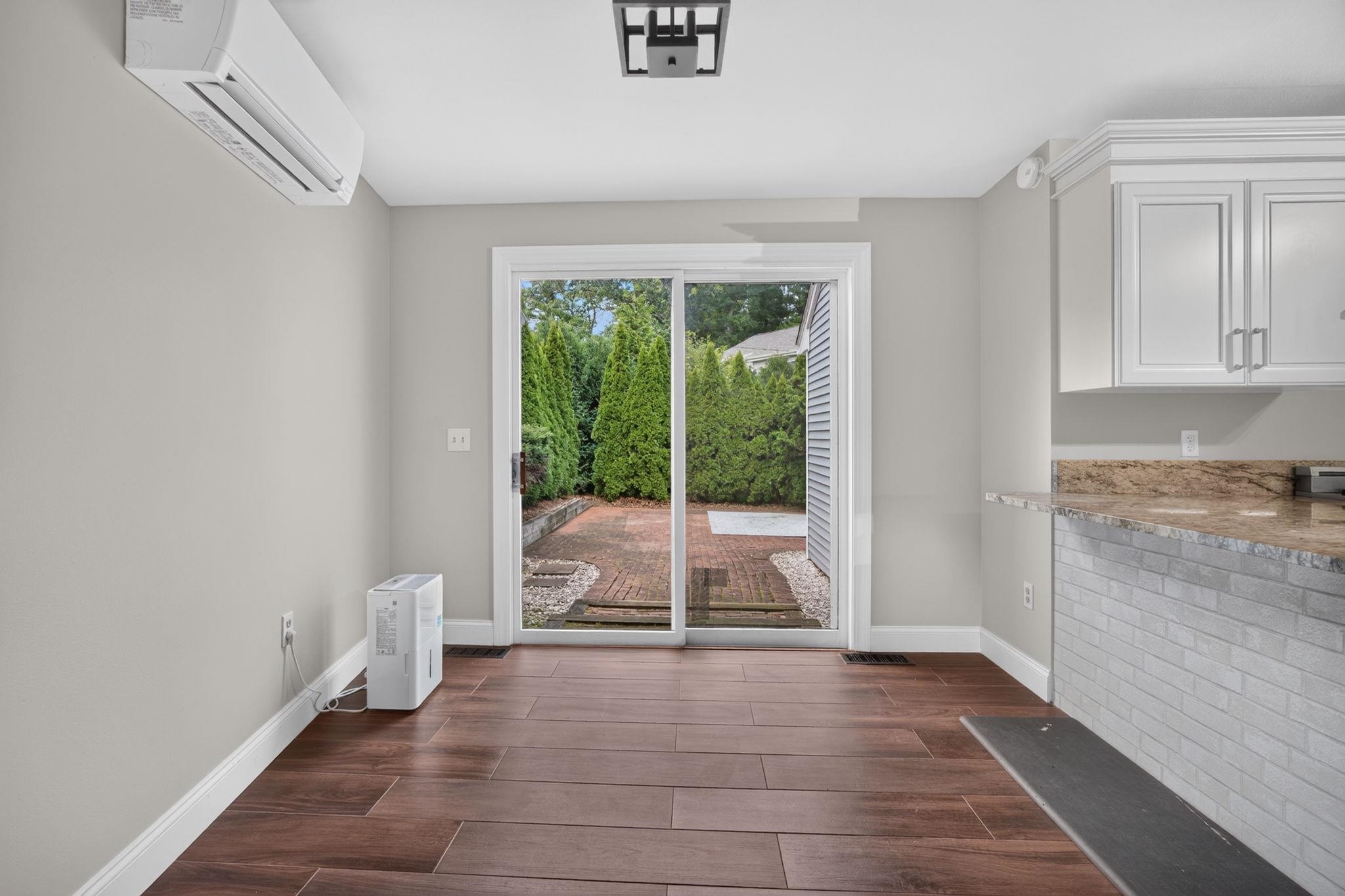 27 W Adelaide Avenue Property Photo 10