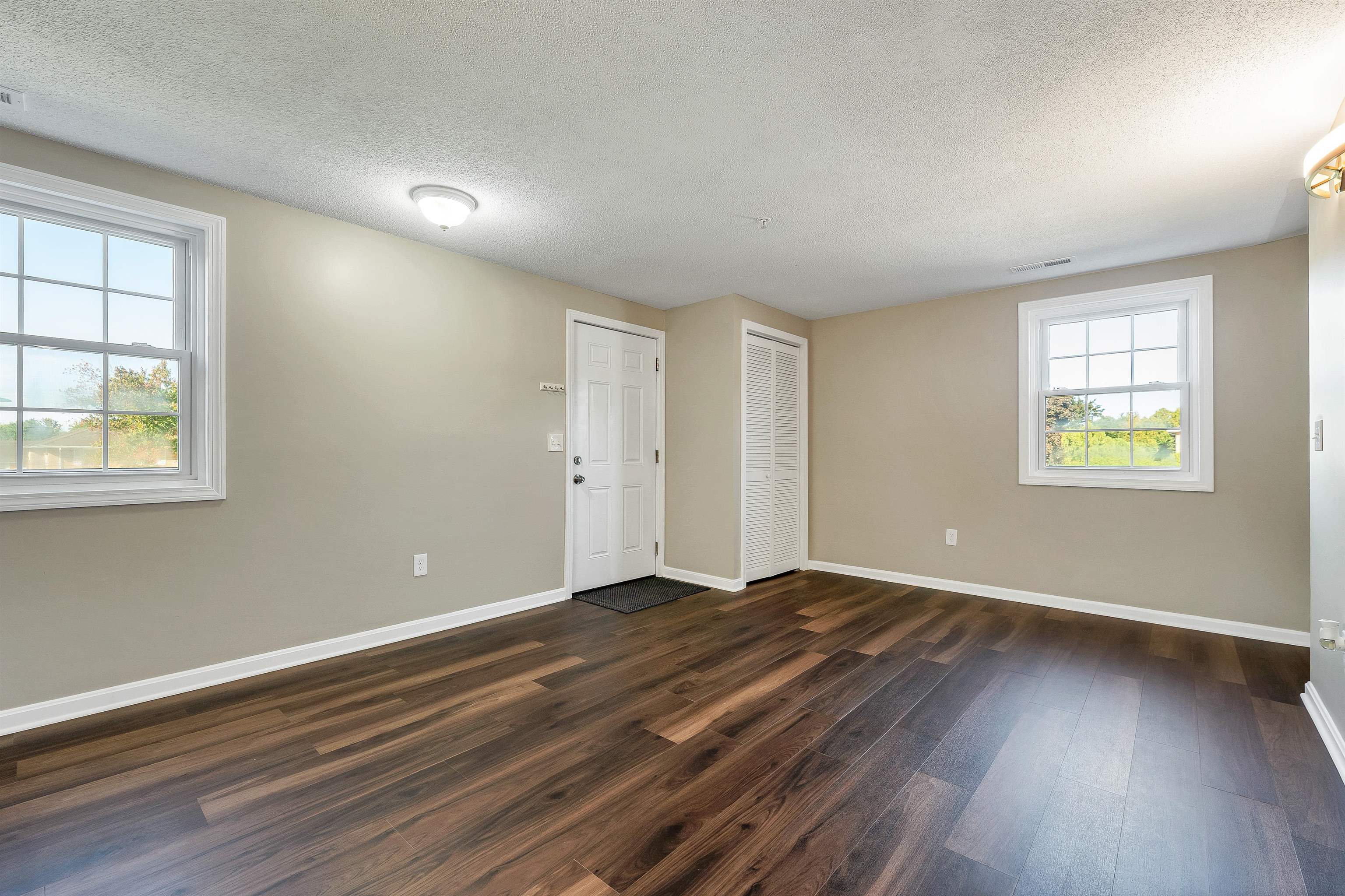 316 Elmwood Drive Property Photo 6