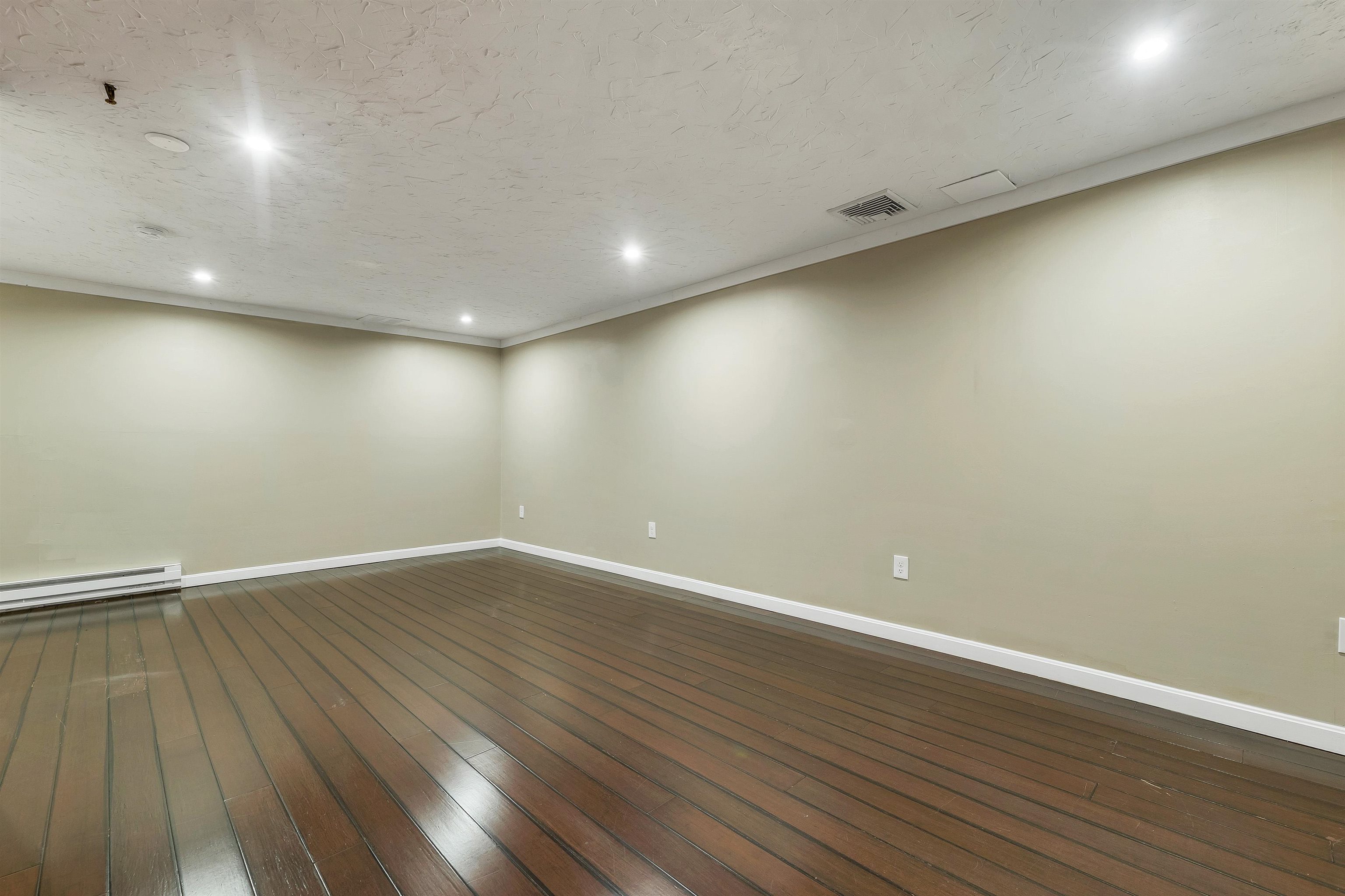 316 Elmwood Drive Property Photo 28