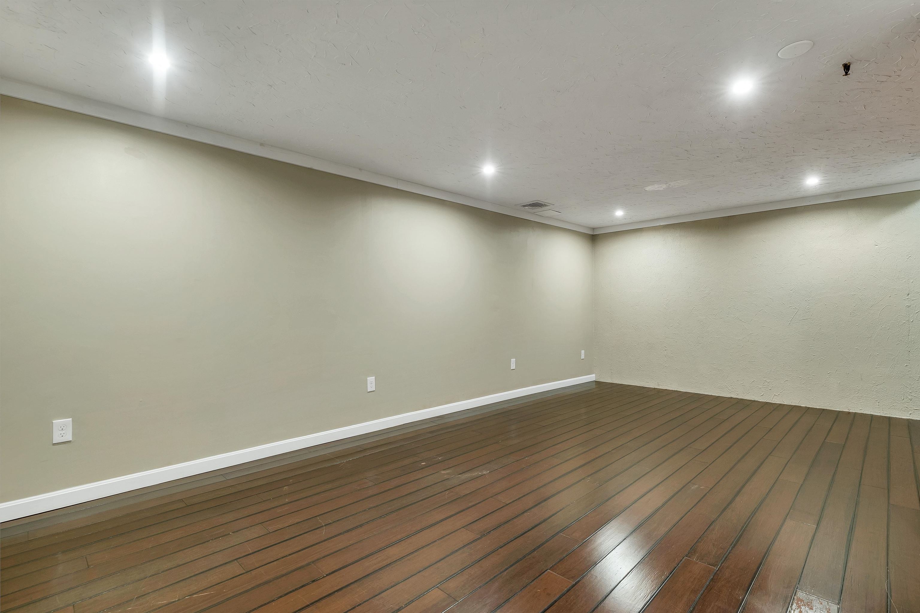 316 Elmwood Drive Property Photo 37