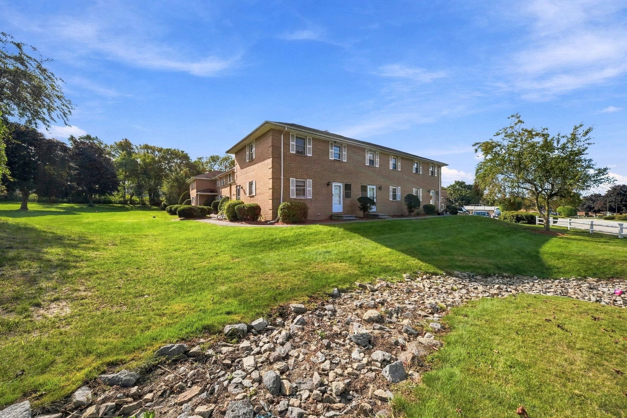 102 Elmwood Drive Property Photo 1
