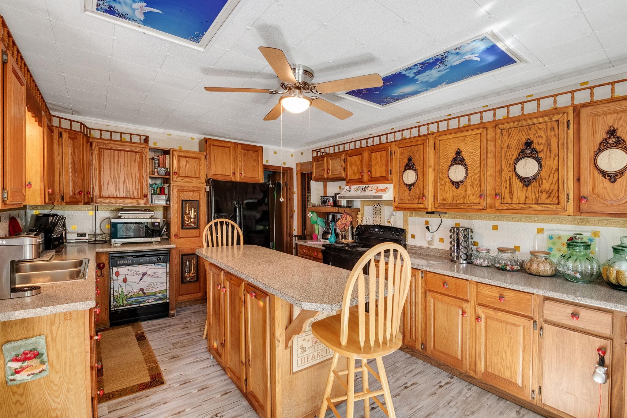 3081 Perry Hill Road Property Photo 5