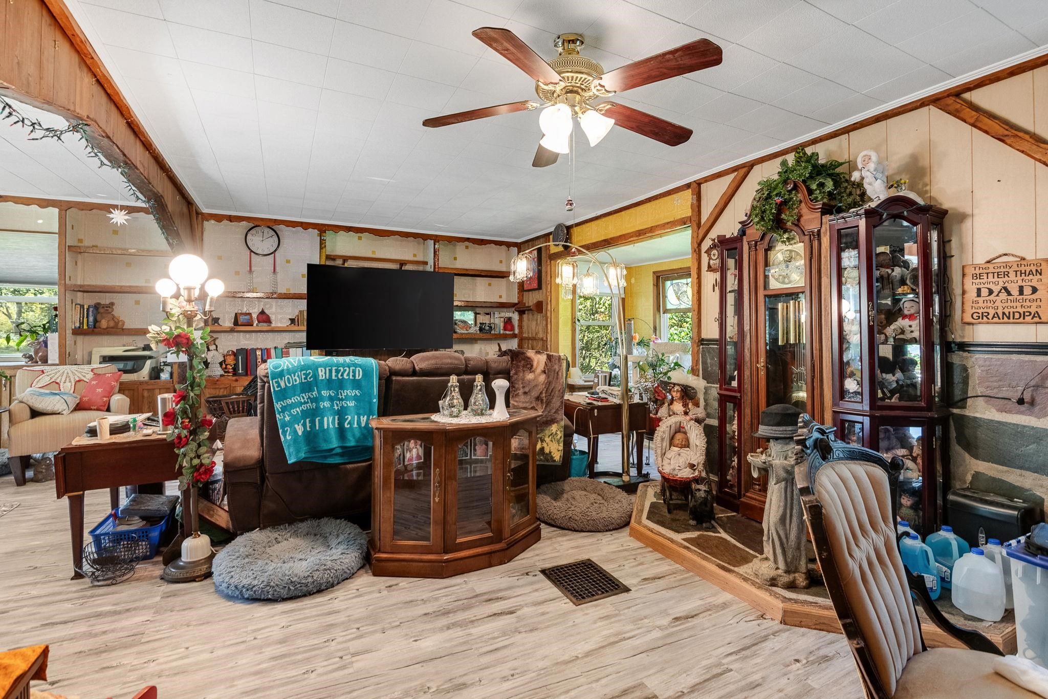 3081 Perry Hill Road Property Photo 8