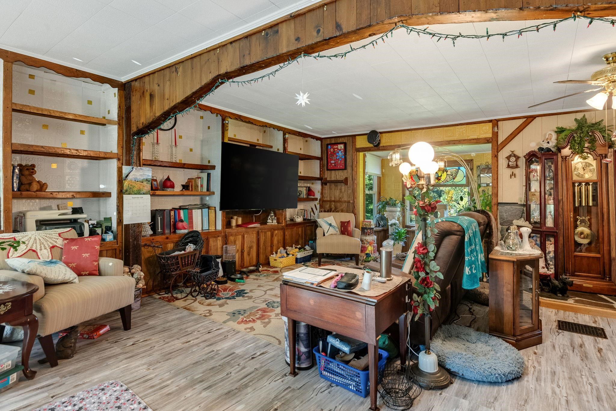 3081 Perry Hill Road Property Photo 11