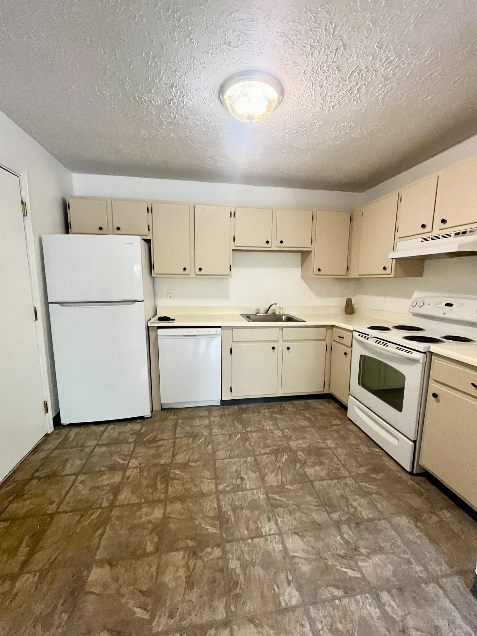 35 Log Street Property Photo 2
