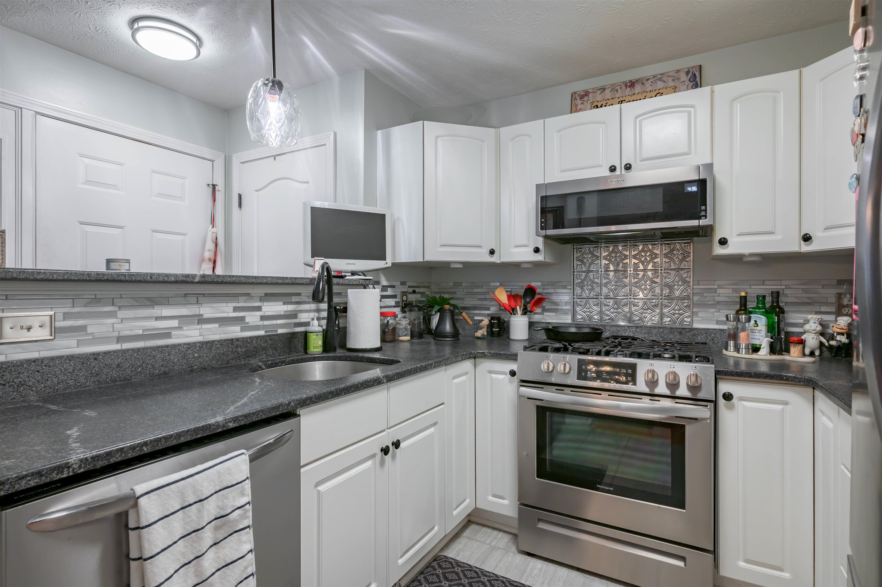 22 Suffolk Court Property Photo 5