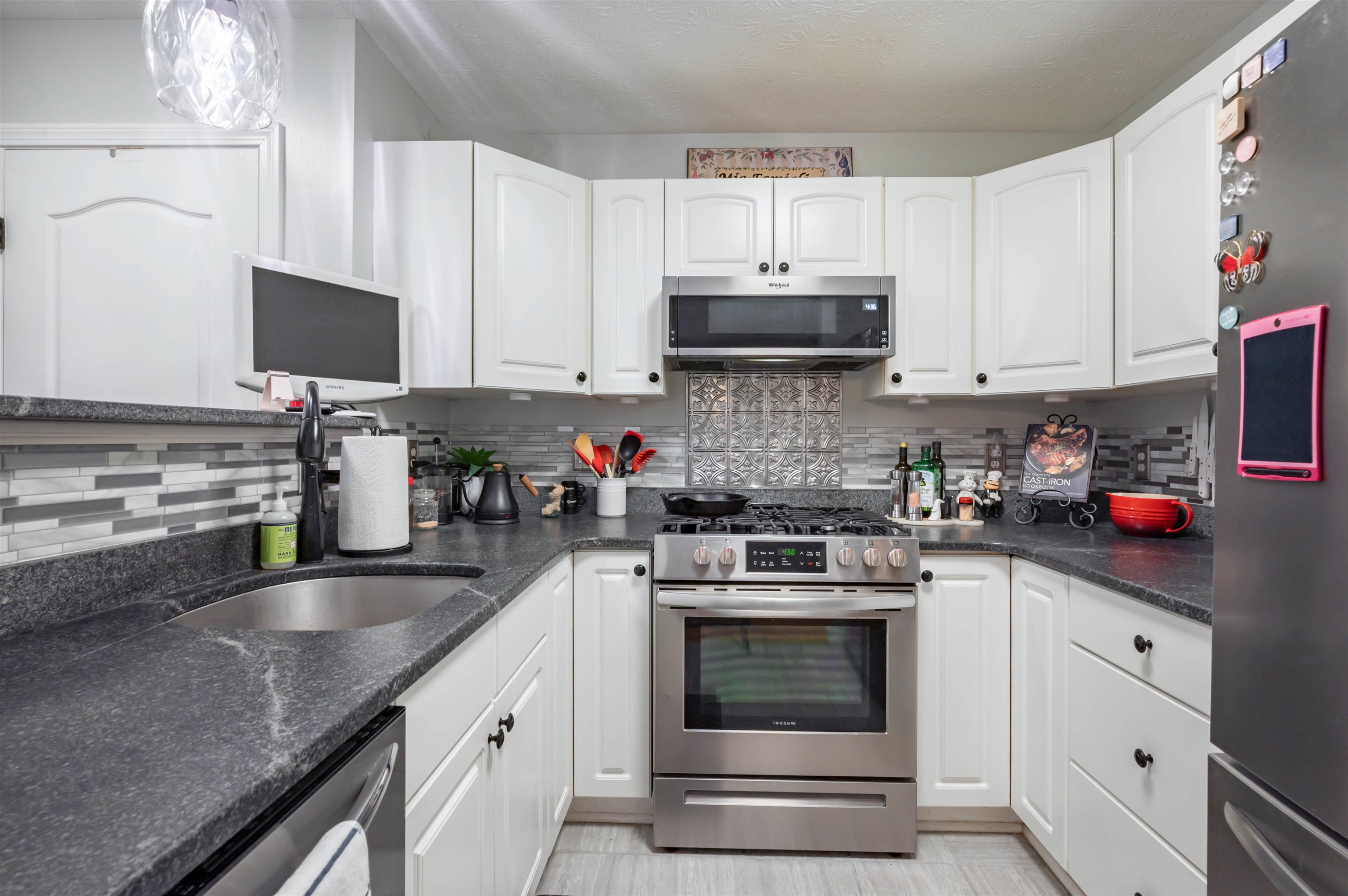 22 Suffolk Court Property Photo 6