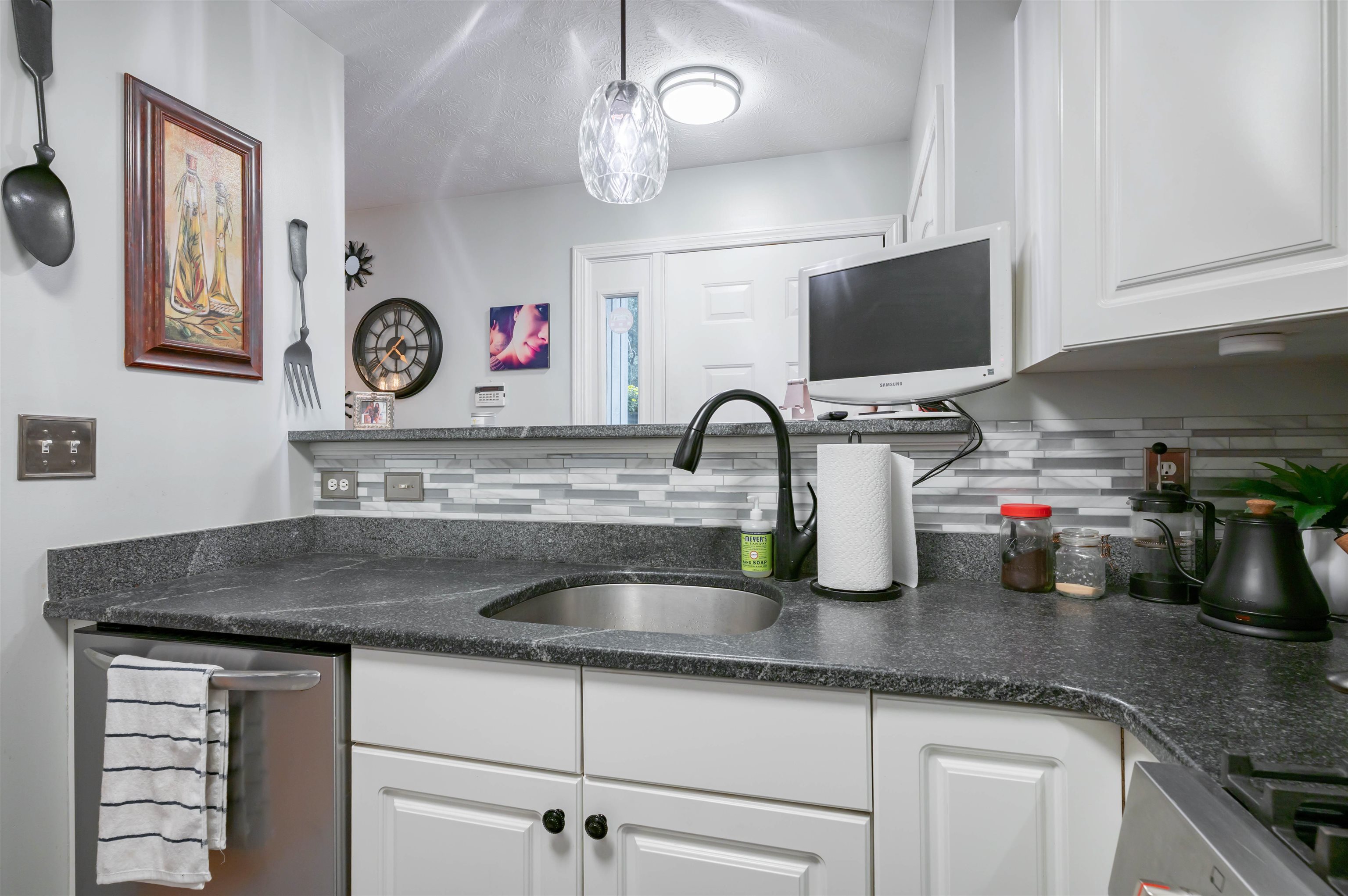 22 Suffolk Court Property Photo 7