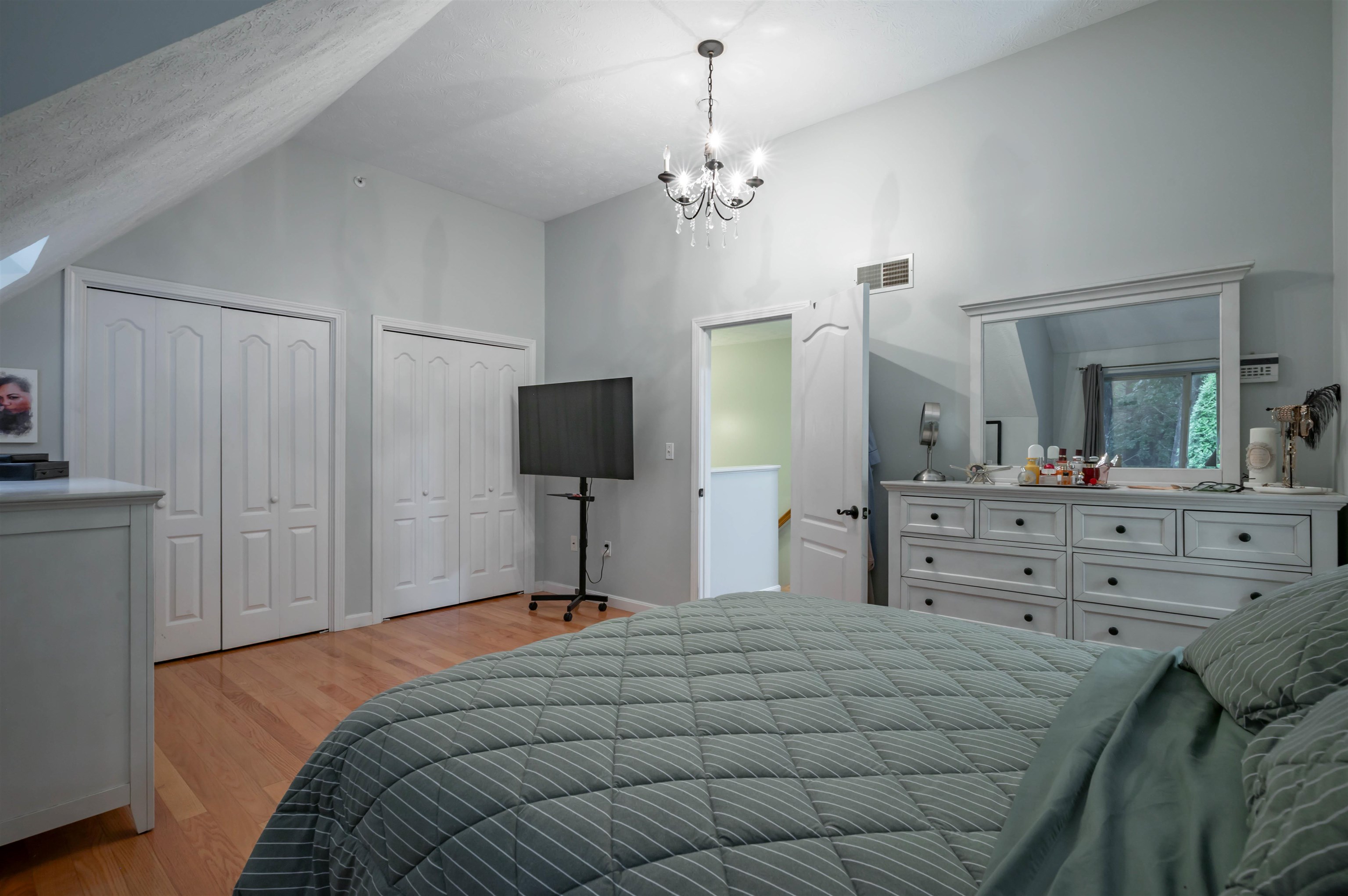 22 Suffolk Court Property Photo 23