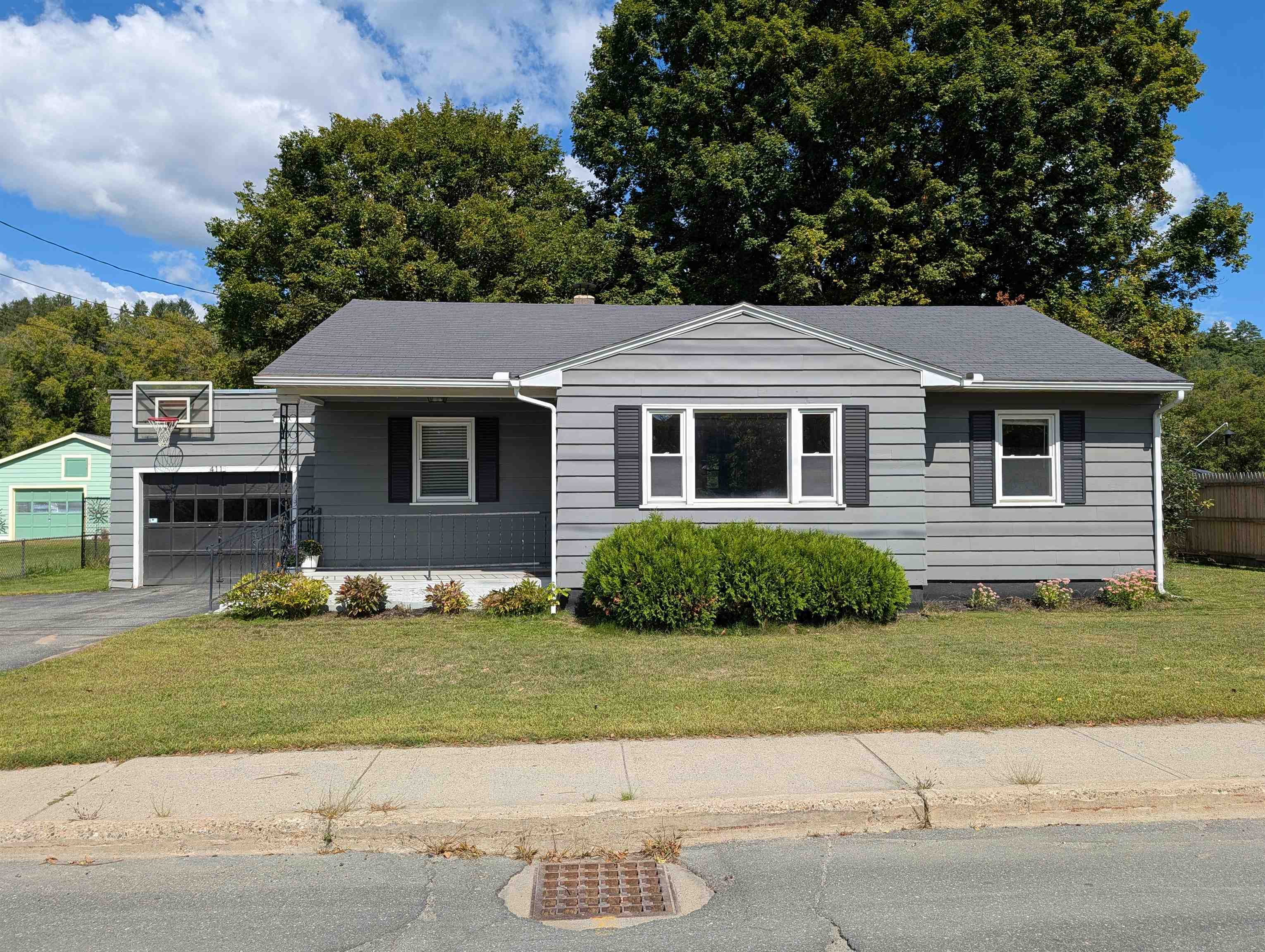 411 Concord Avenue Property Photo 1