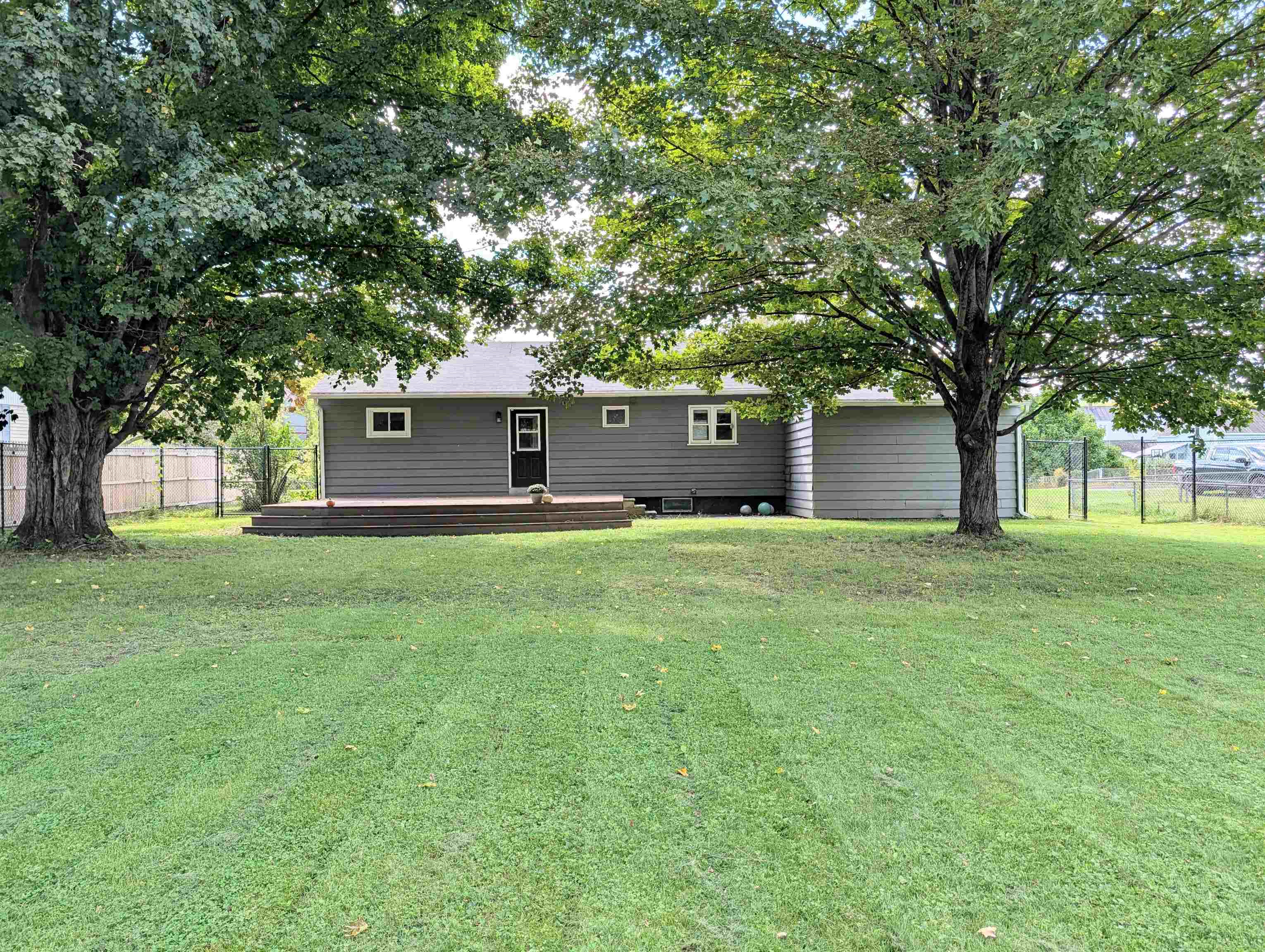 411 Concord Avenue Property Photo 31