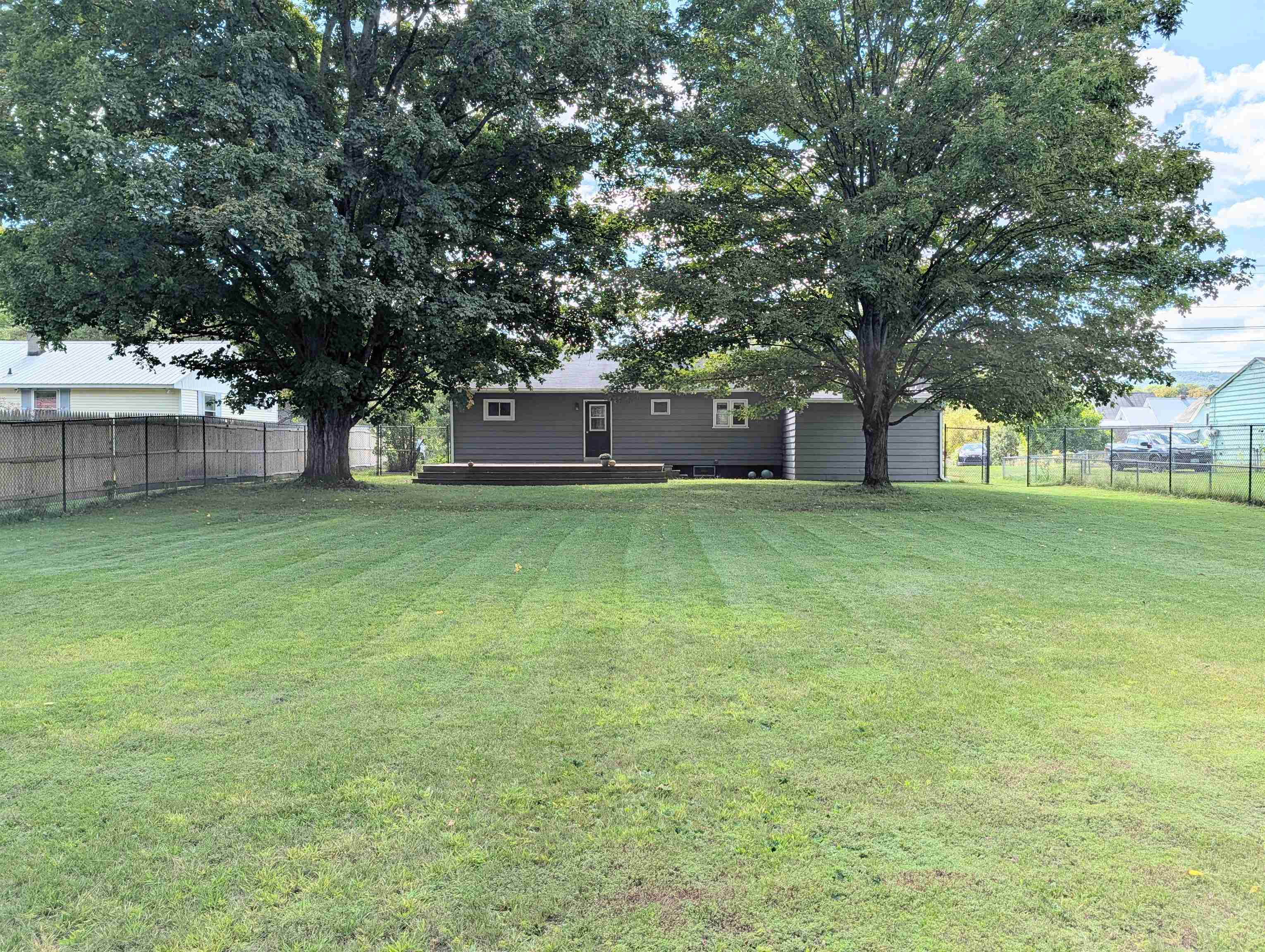 411 Concord Avenue Property Photo 32