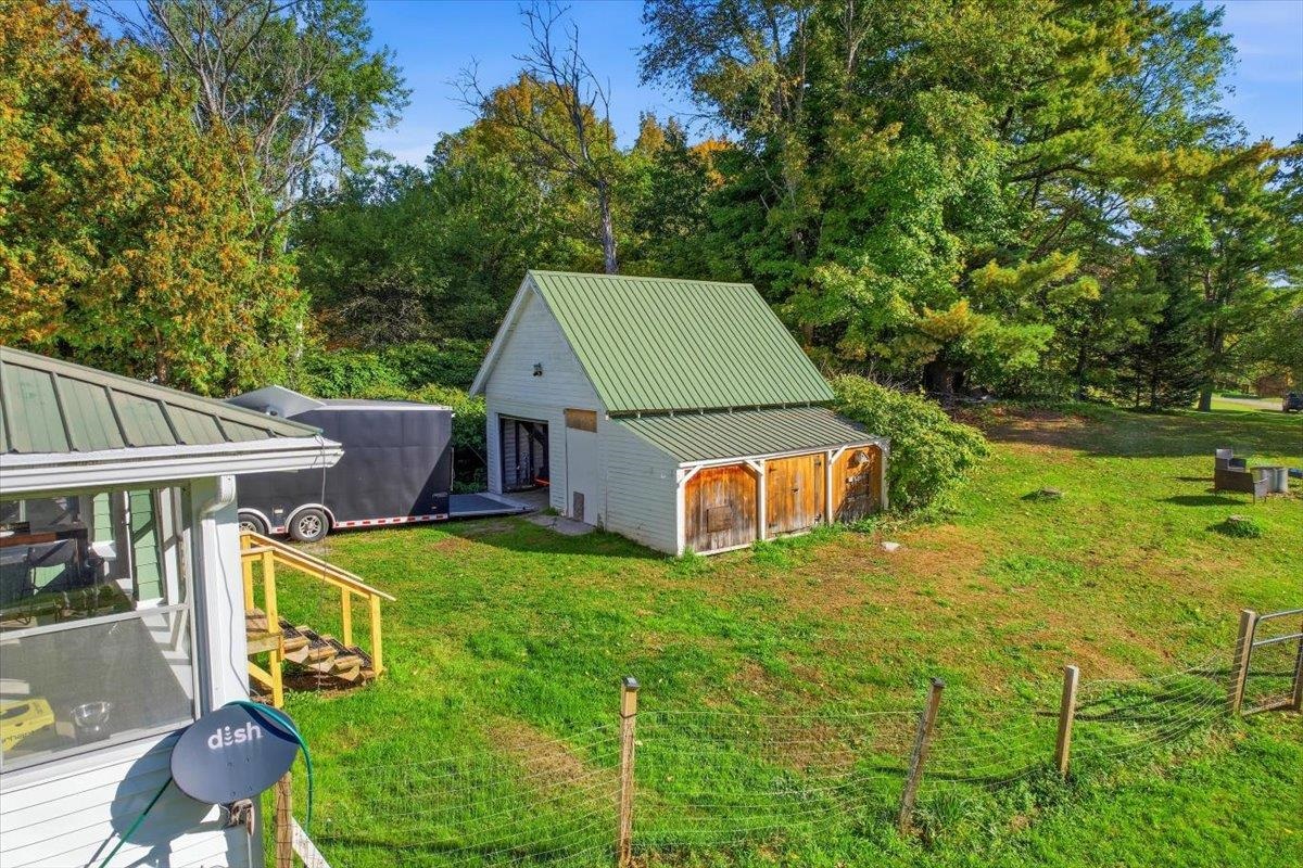 77 South Lunenburg Road Property Photo 6