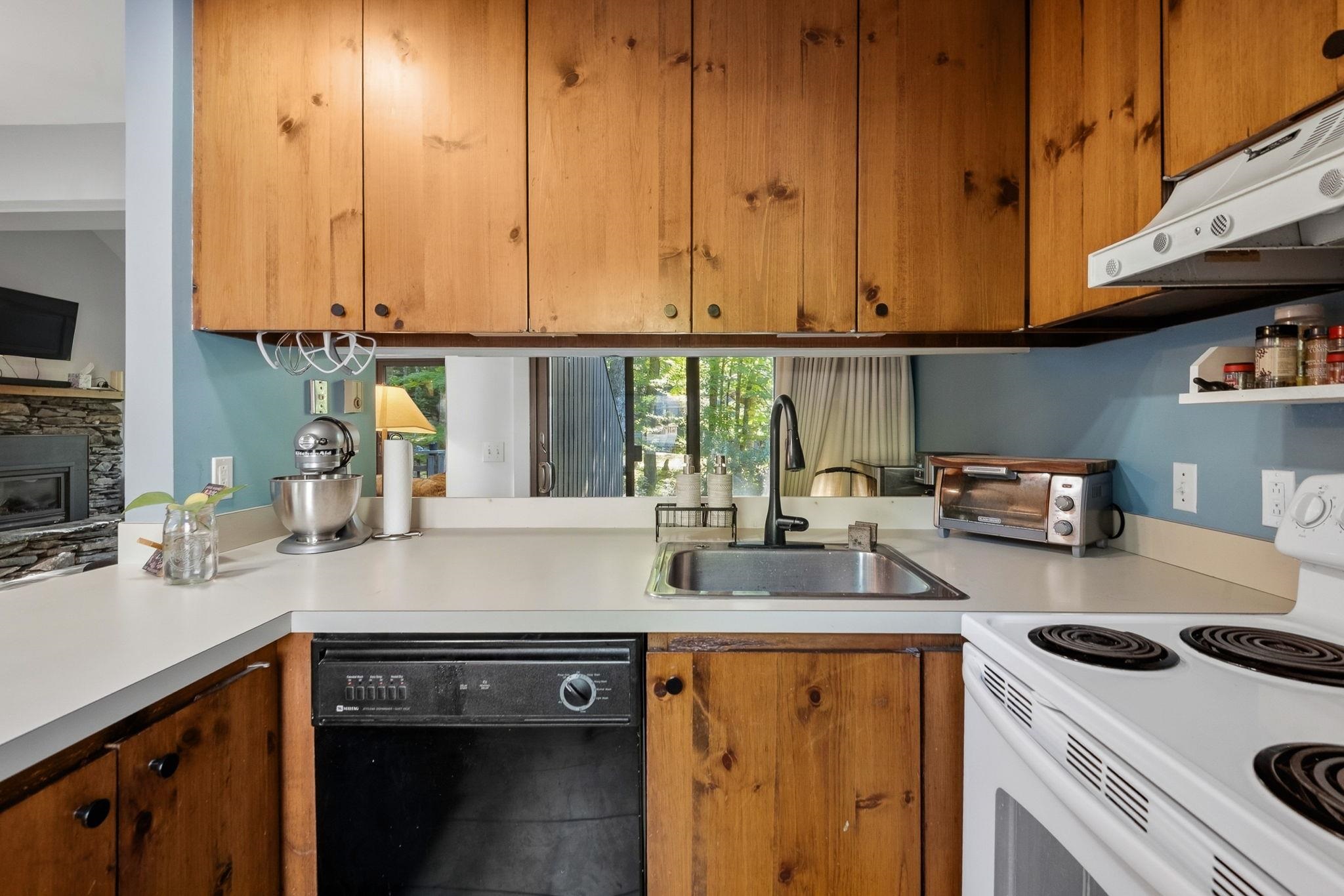 4649 Battleground Road Property Photo 10