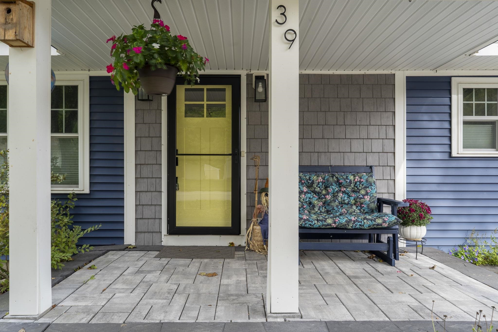 39 N Reading Street Property Photo 2
