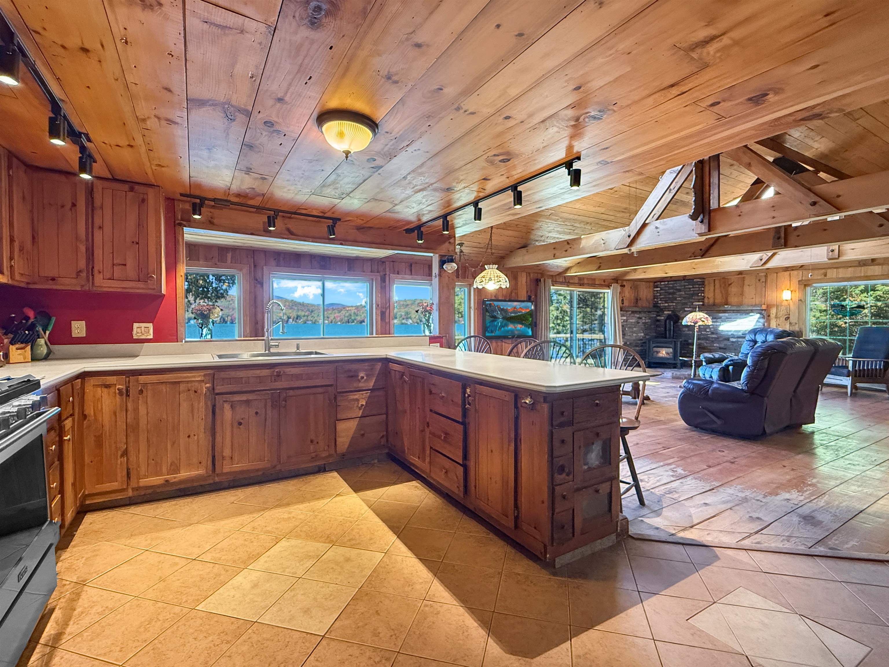 5520 Maidstone Lake Road Property Photo 11