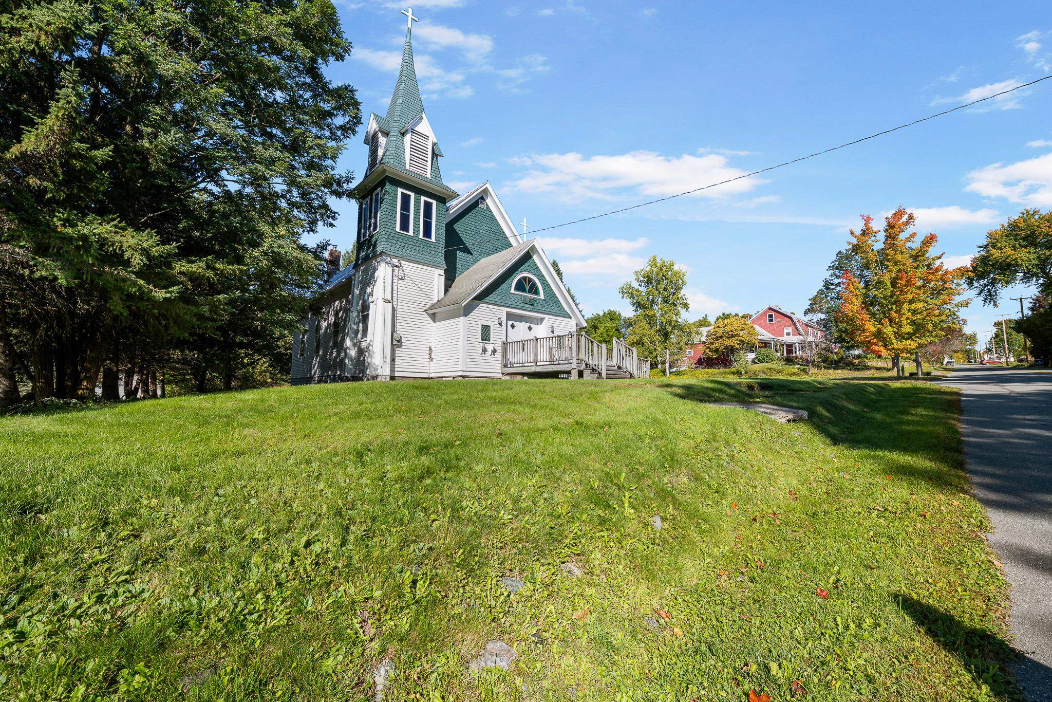 70 South Lunenburg Road Property Photo 2