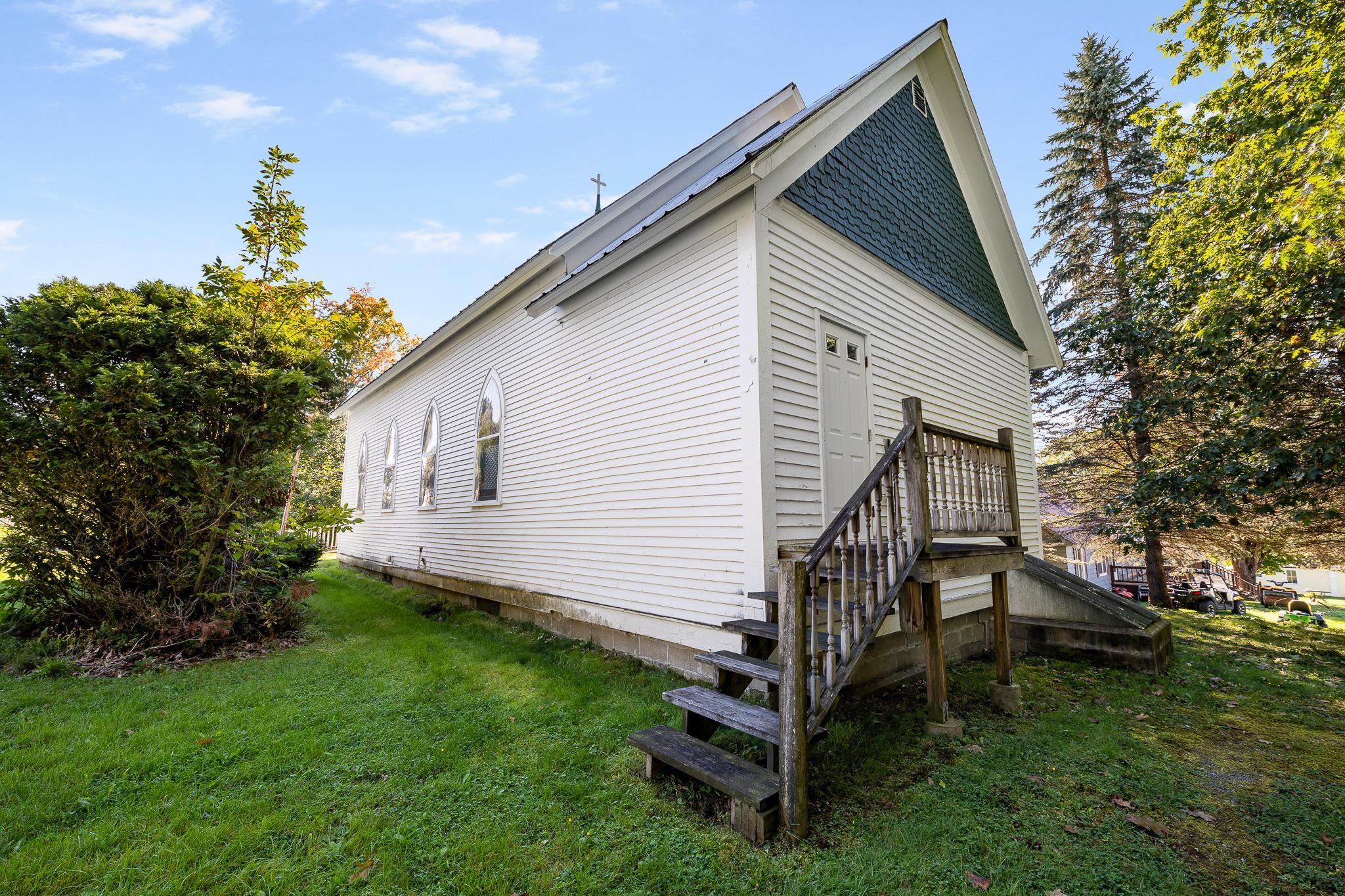 70 South Lunenburg Road Property Photo 5