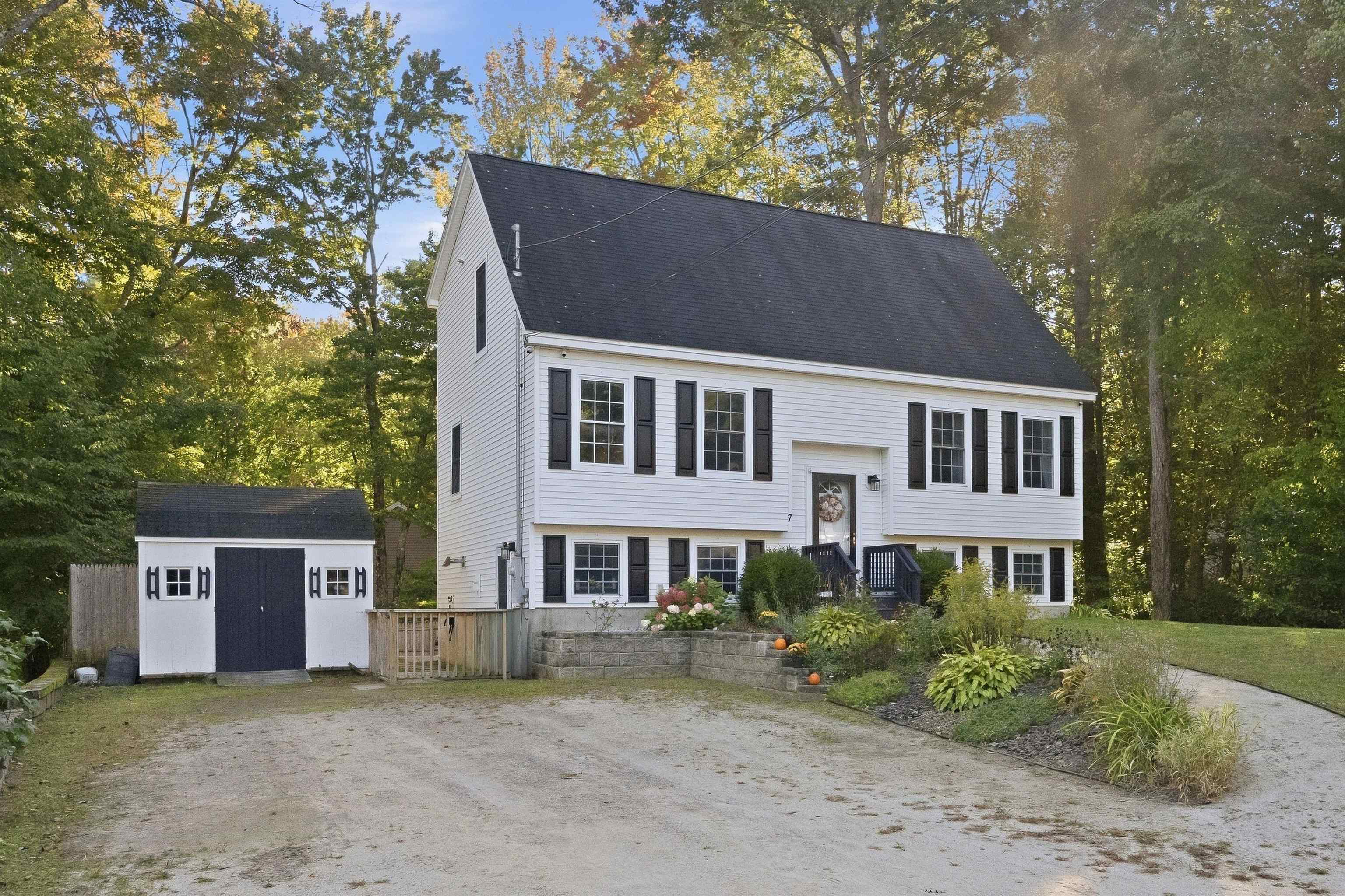 7 Sherwood Forest Drive Property Photo 2