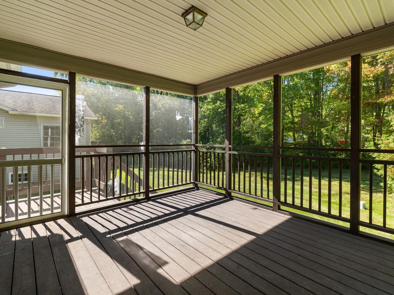 398 Bittersweet Circle Property Photo 6
