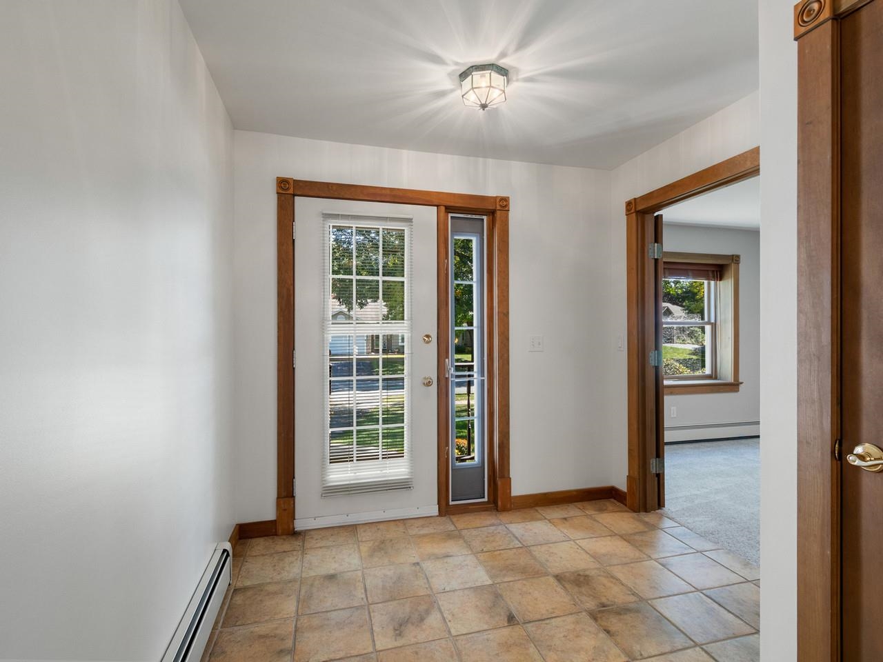 398 Bittersweet Circle Property Photo 9