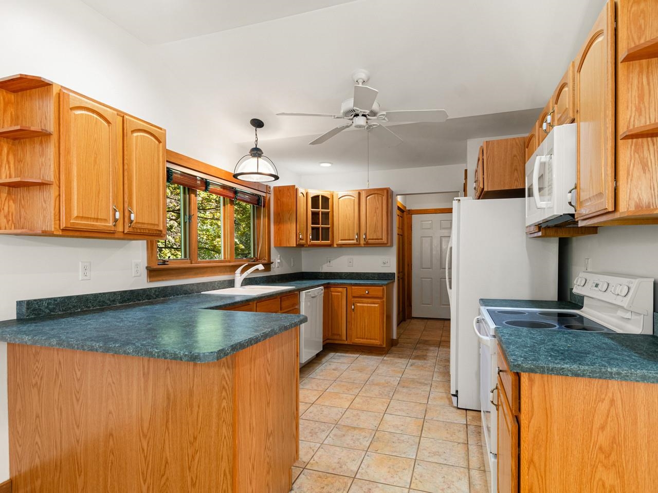 398 Bittersweet Circle Property Photo 31