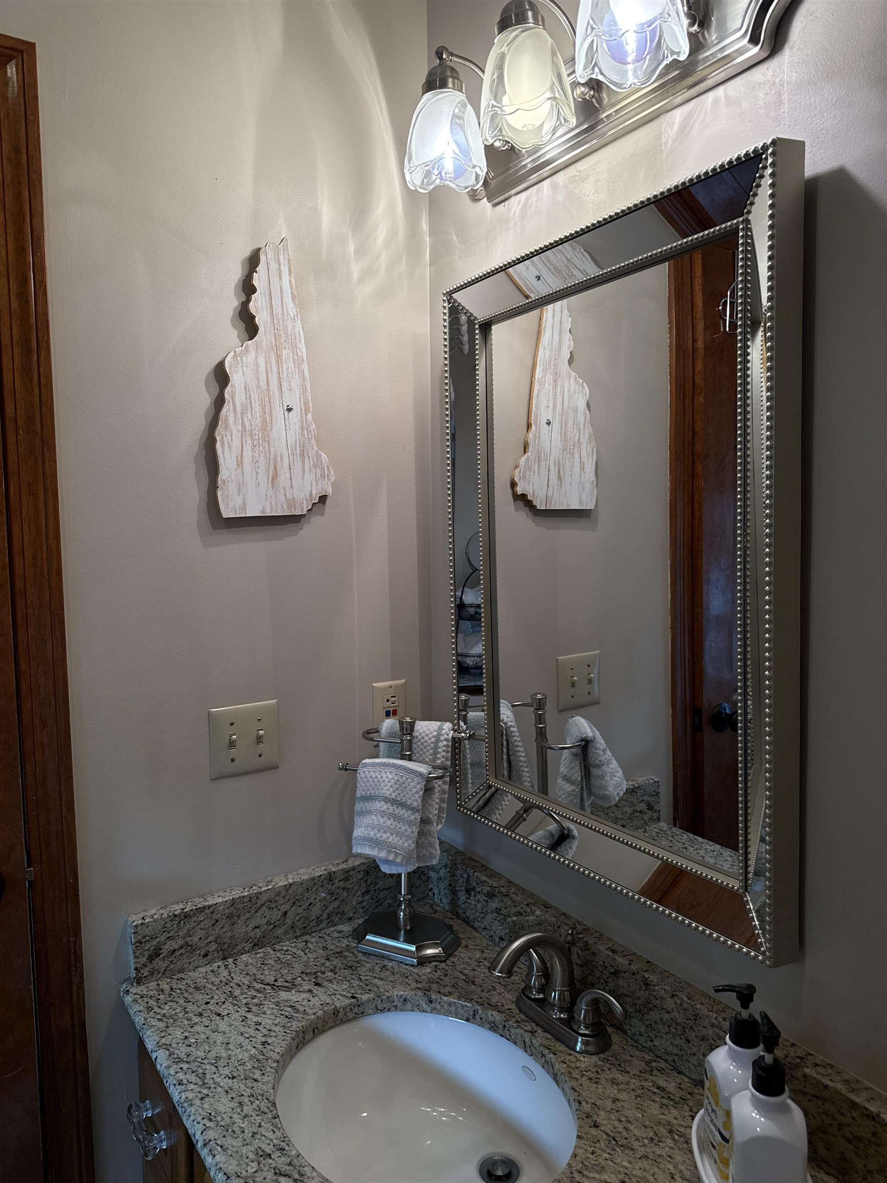6 Crestview Lane Property Photo 8