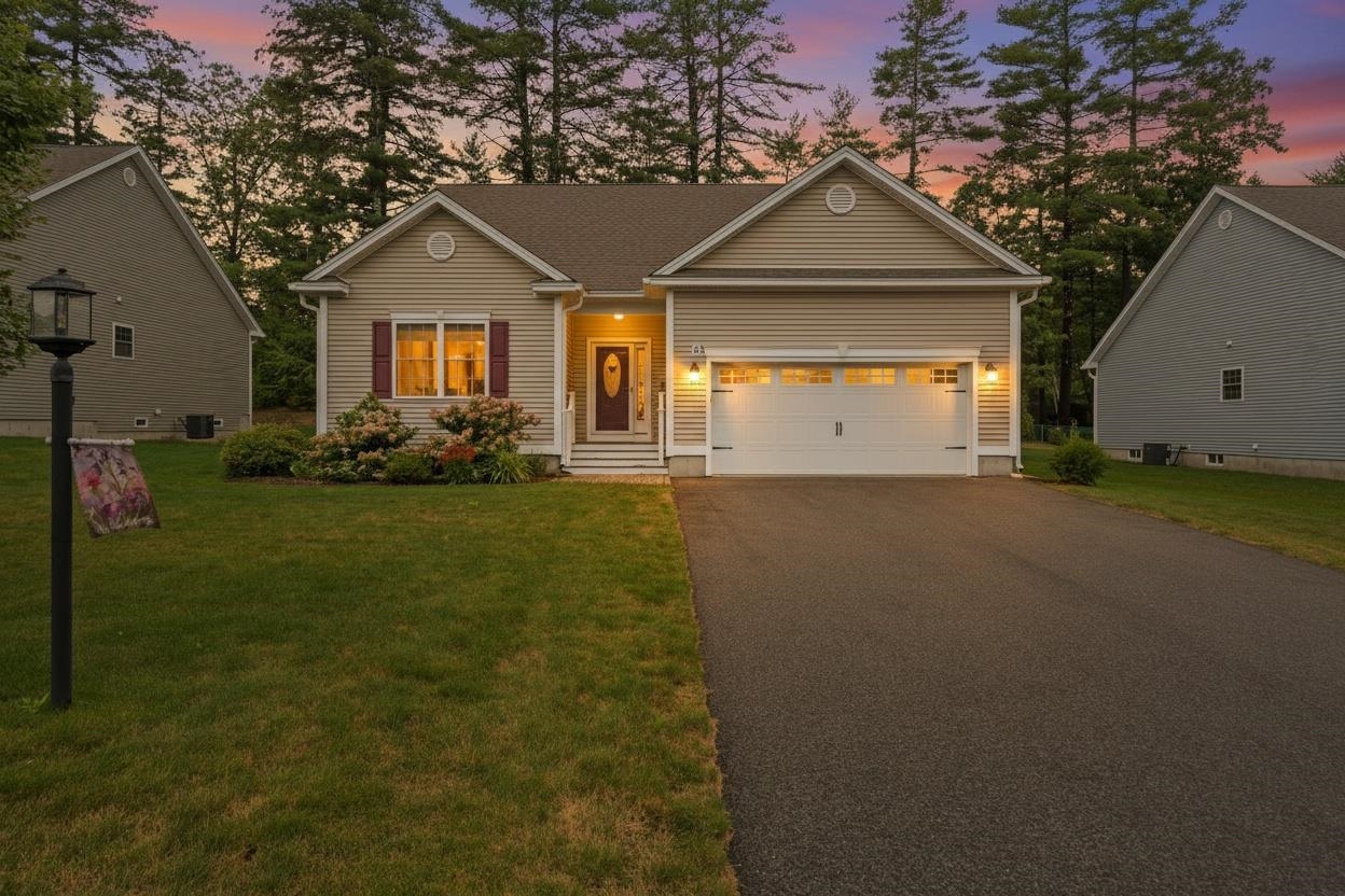 8 FALLING LEAF Drive Property Photo 1