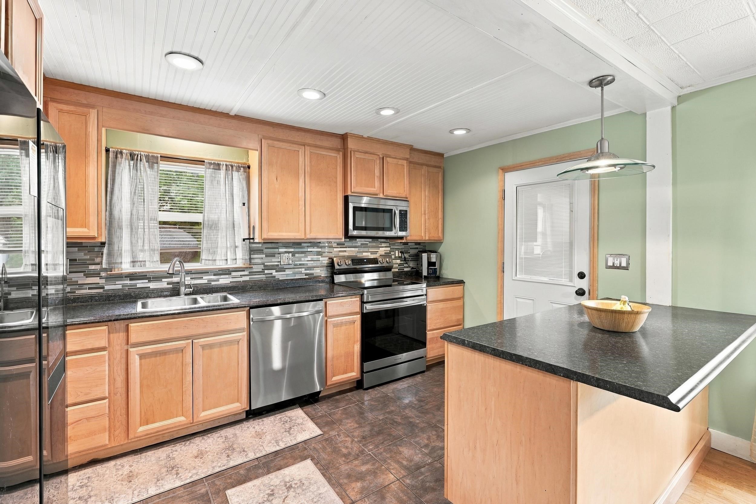 6 Howard Street Property Photo 4