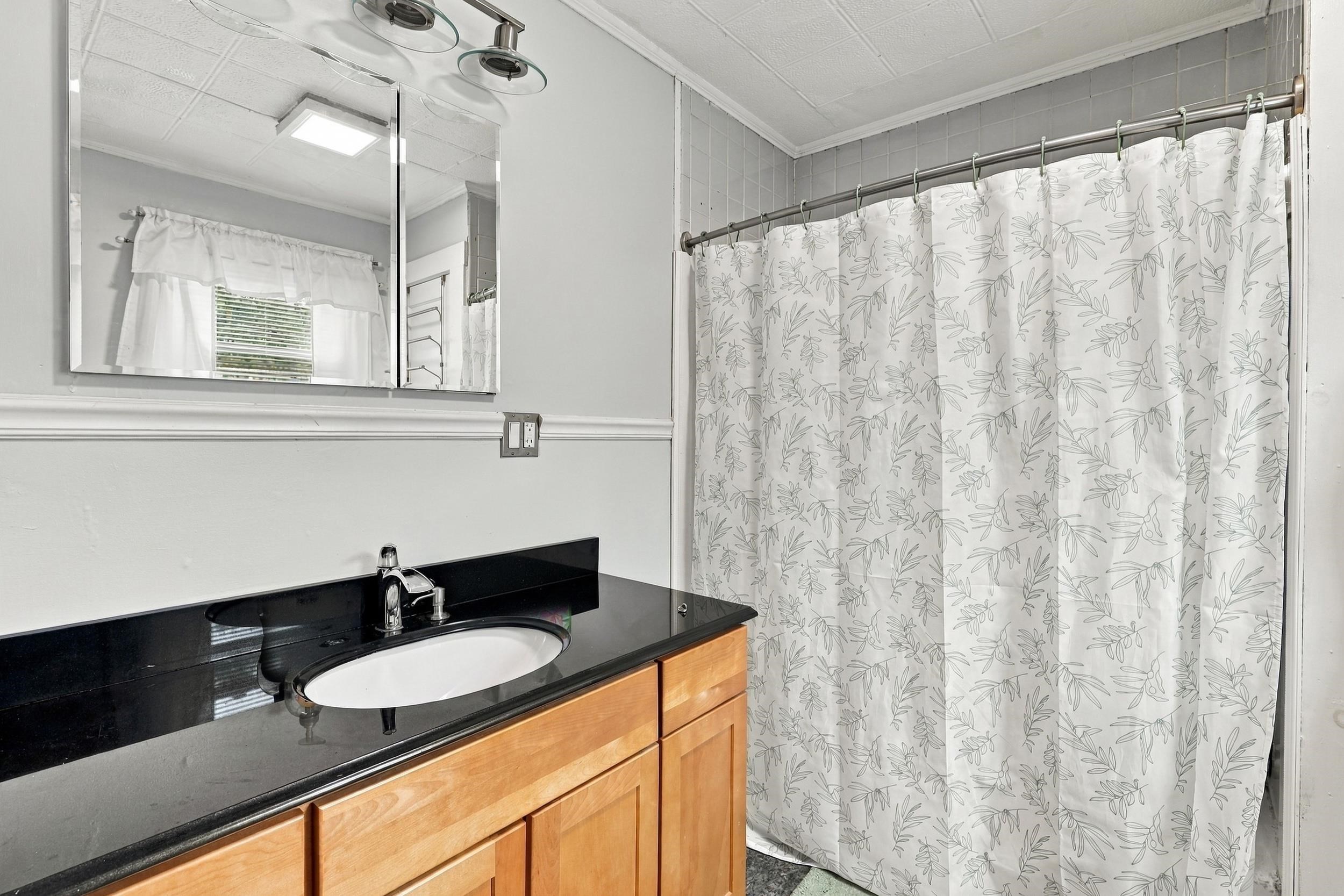 6 Howard Street Property Photo 11