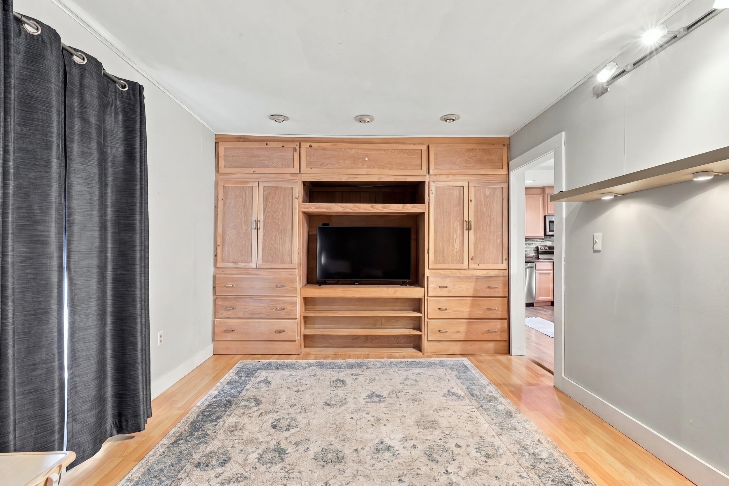 6 Howard Street Property Photo 12