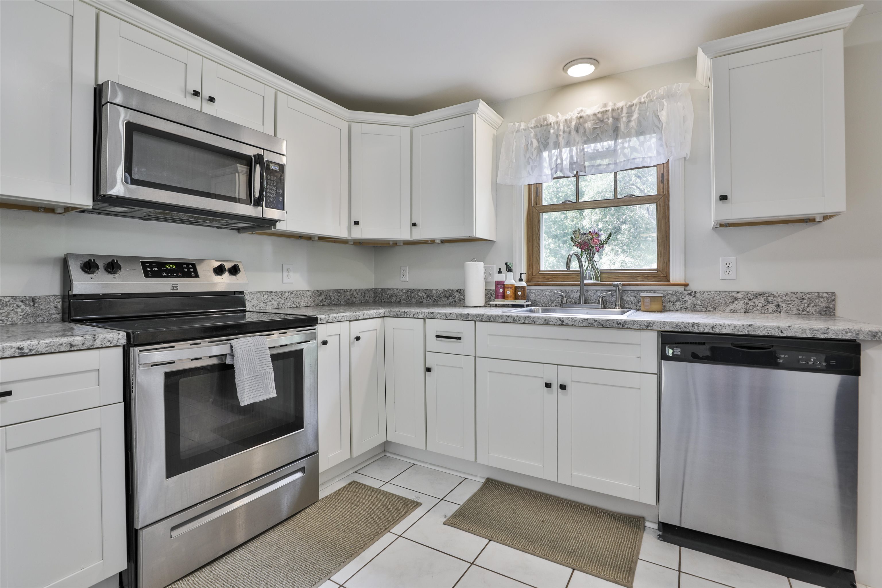 212 Raymond Road Property Photo 1