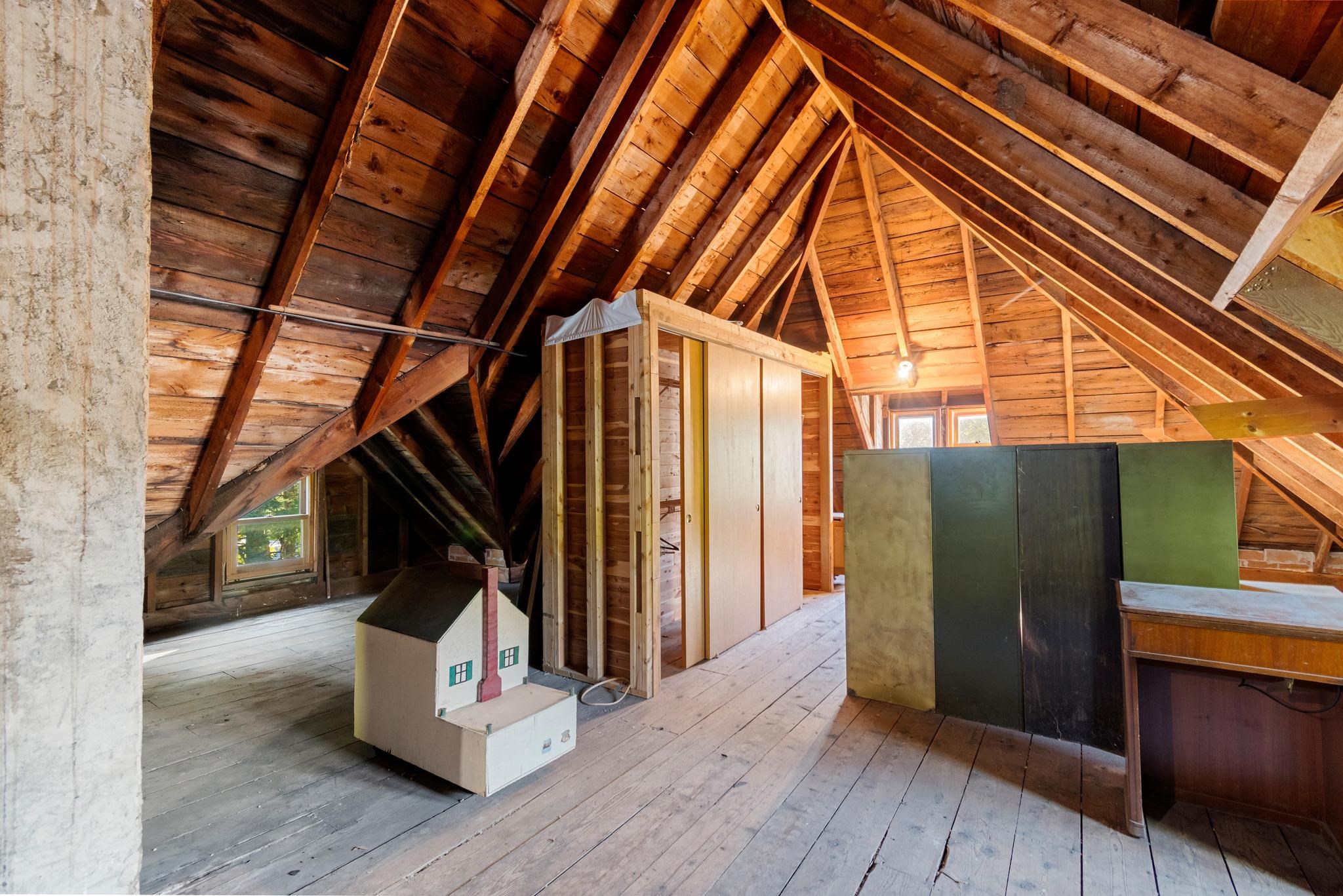 17 Maplewood Avenue Property Photo 36
