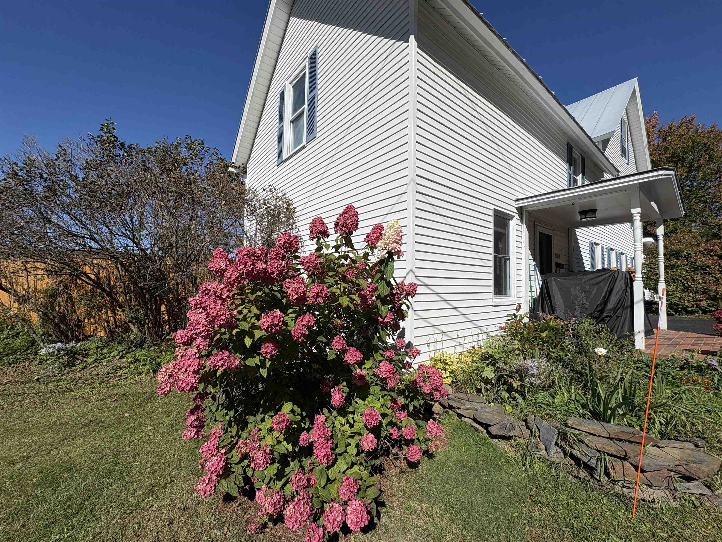 27 Hill Street Property Photo 2
