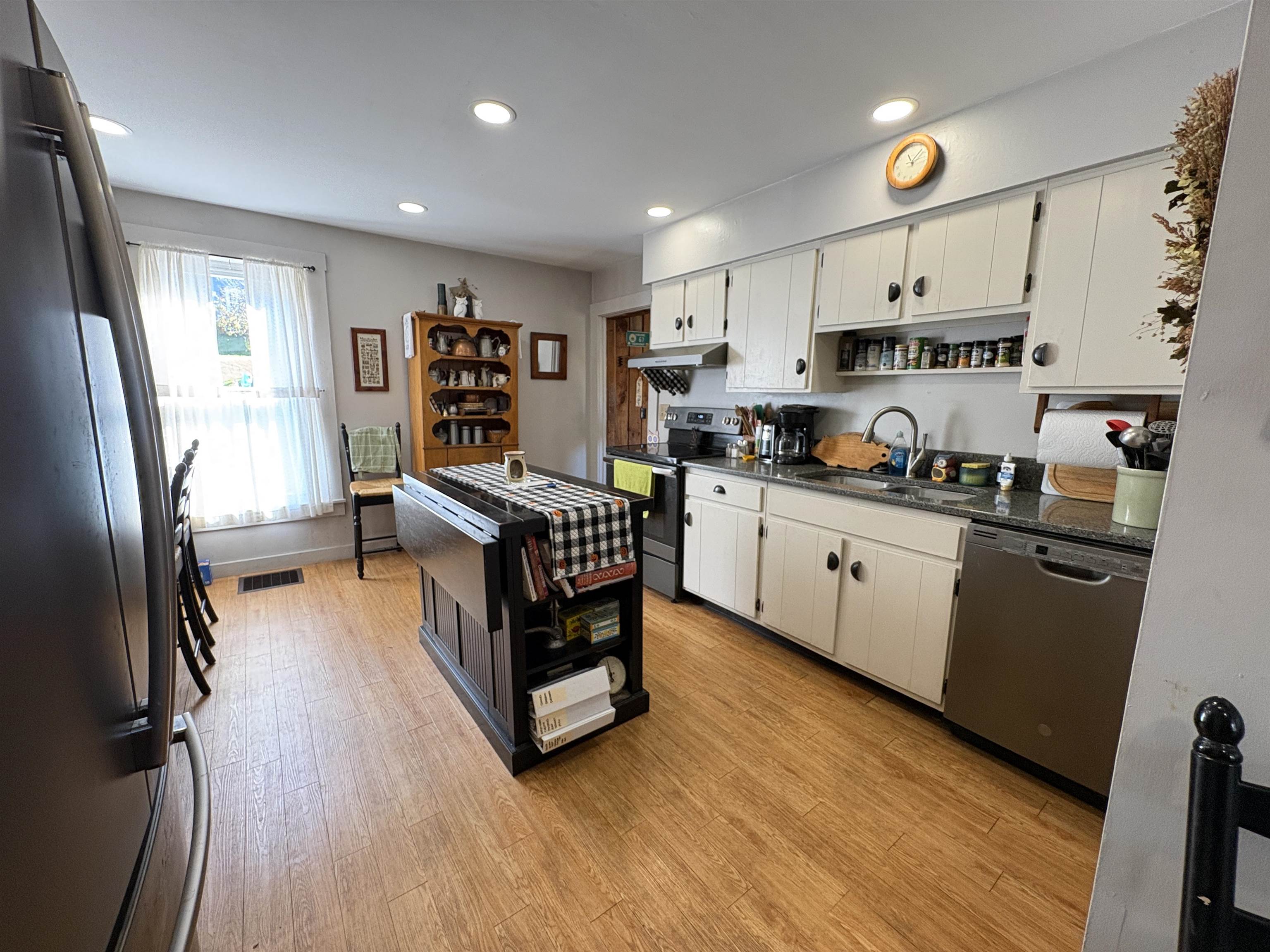 27 Hill Street Property Photo 13
