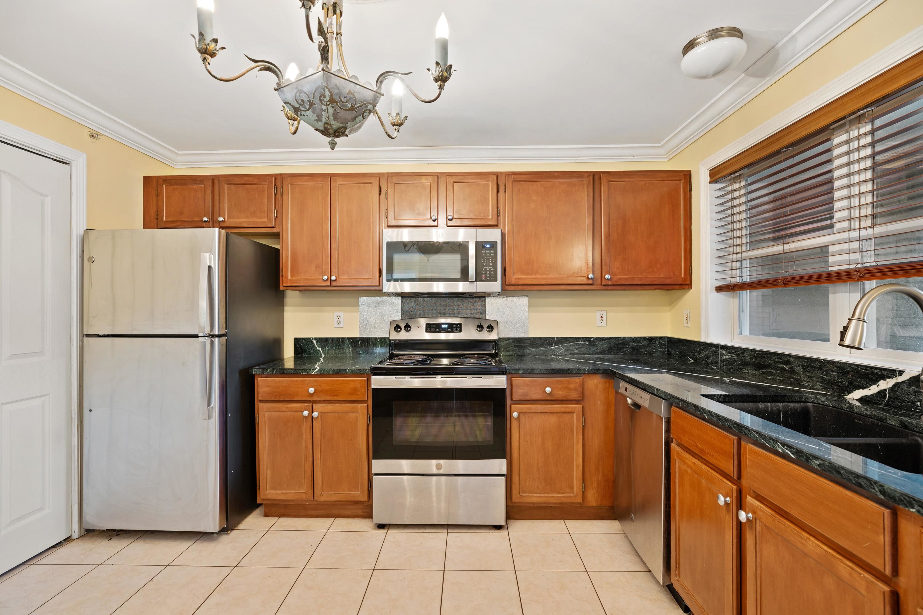 27 Claire Point Road Property Photo 6