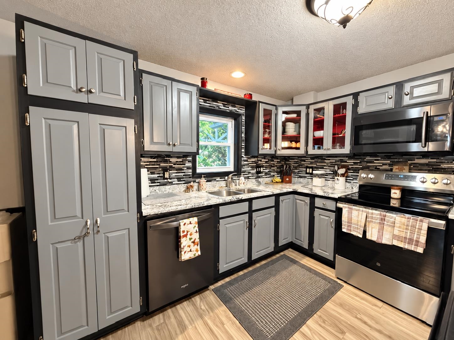 1800 Hutchins Street Property Photo 8