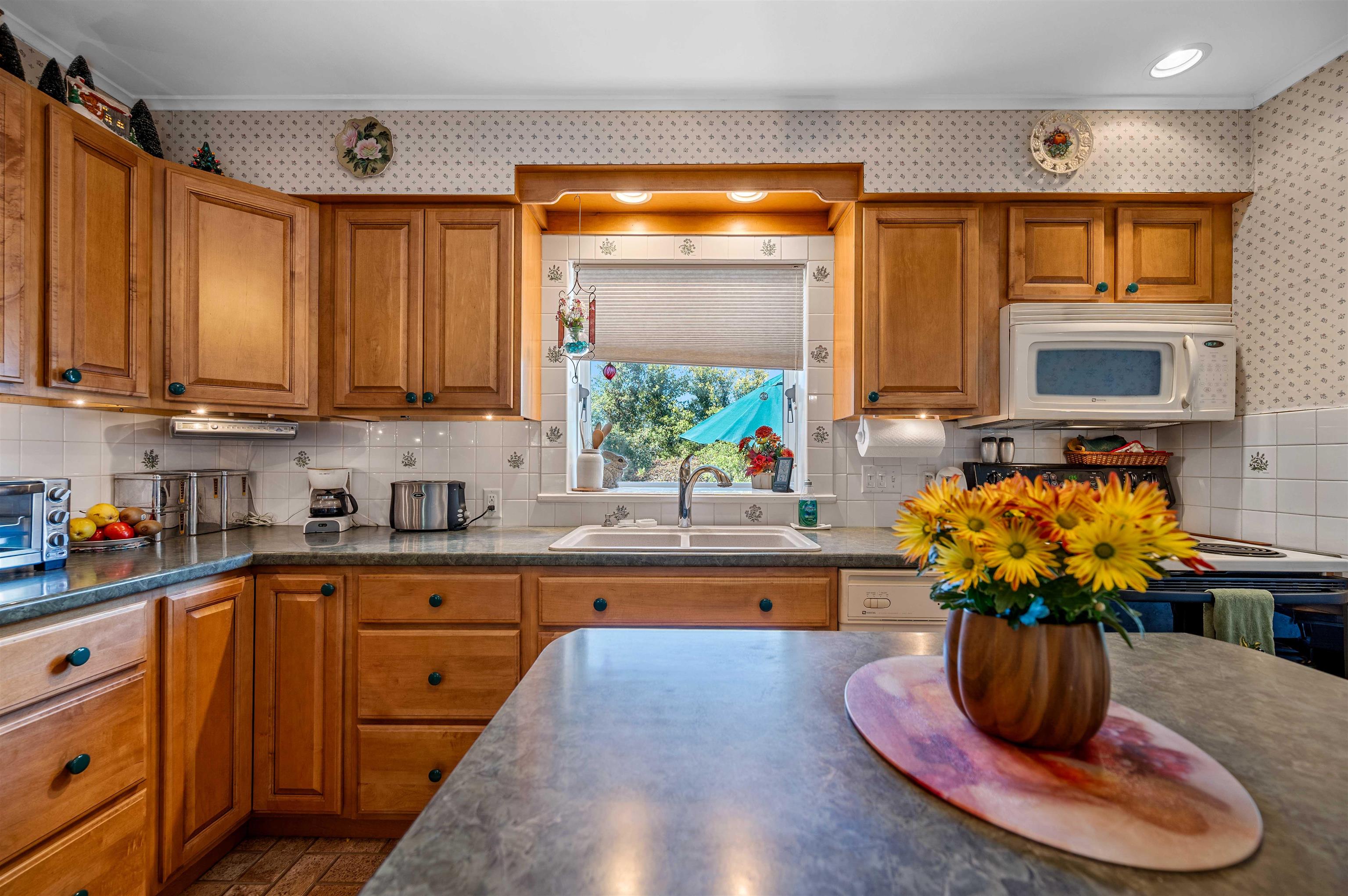 14 Howard Street Property Photo 10