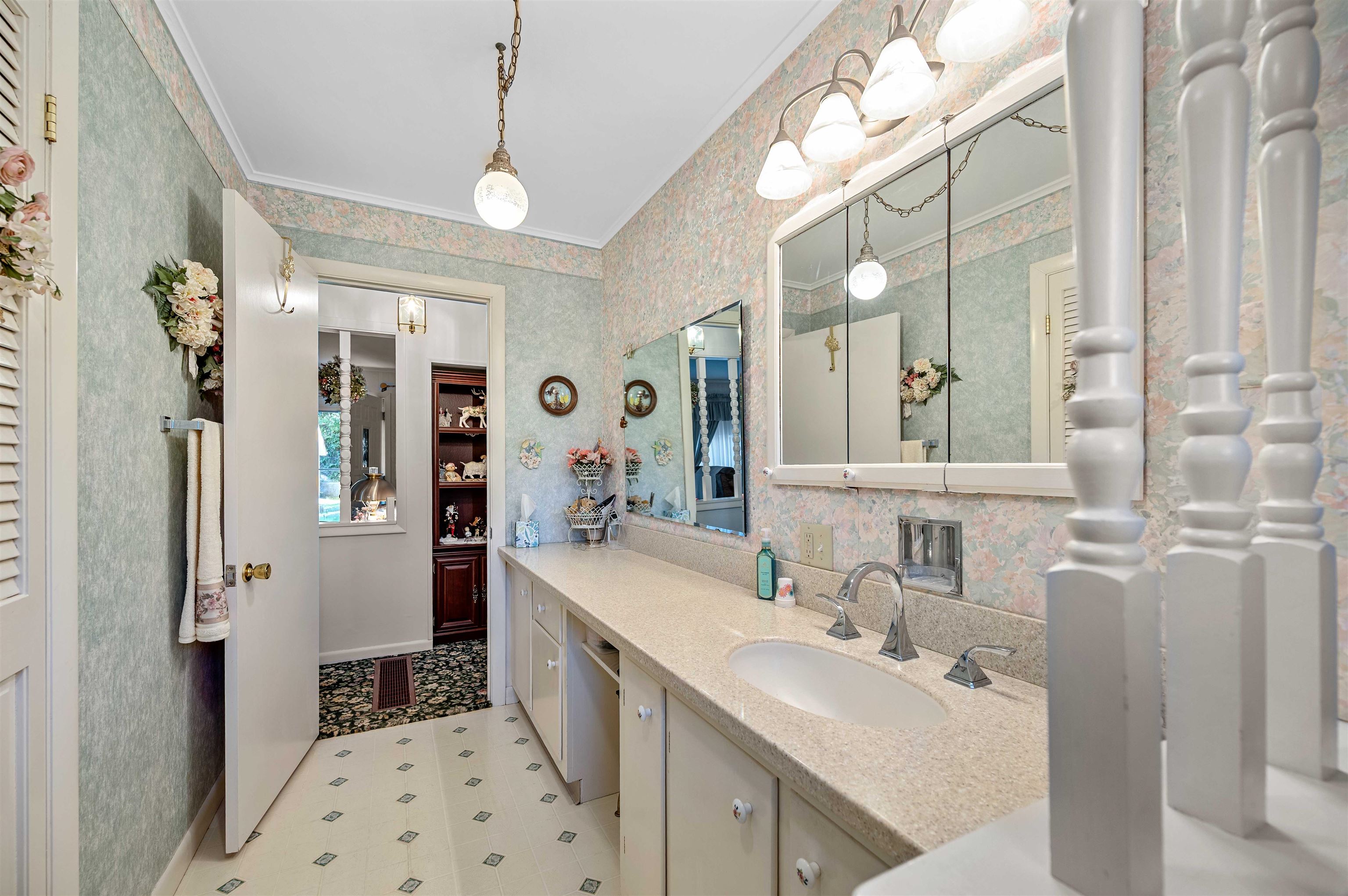 14 Howard Street Property Photo 21
