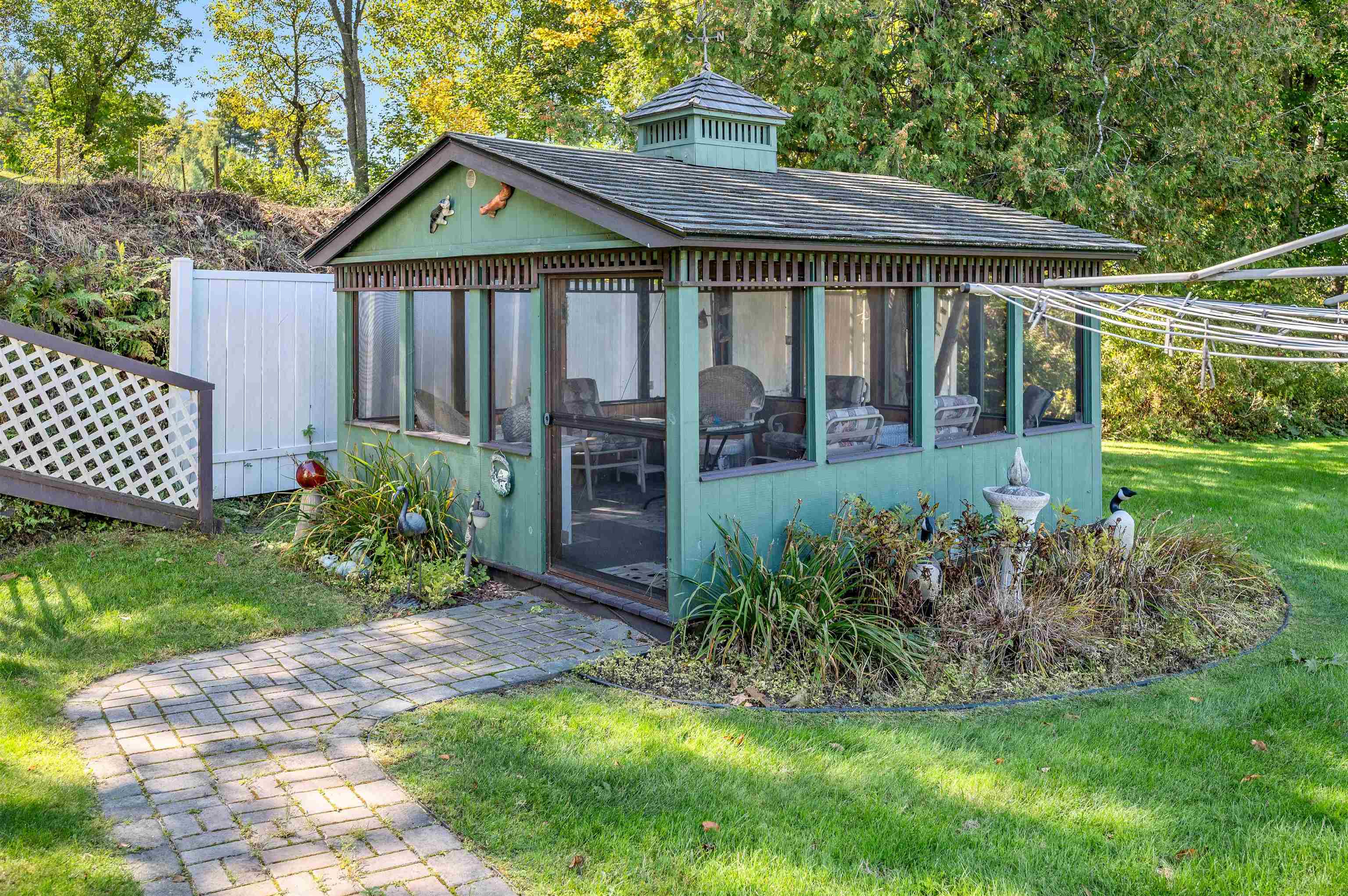 14 Howard Street Property Photo 34