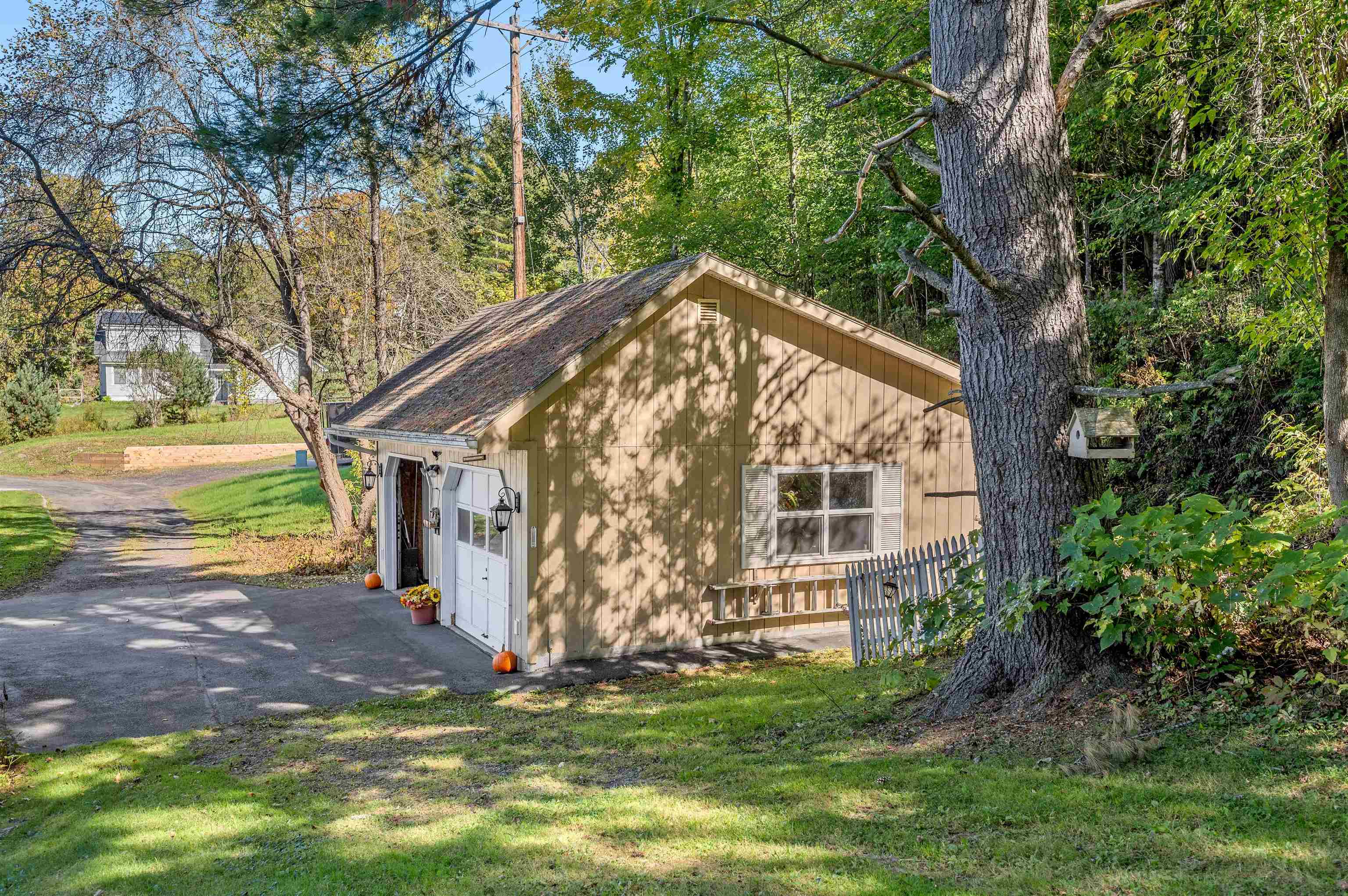 14 Howard Street Property Photo 41