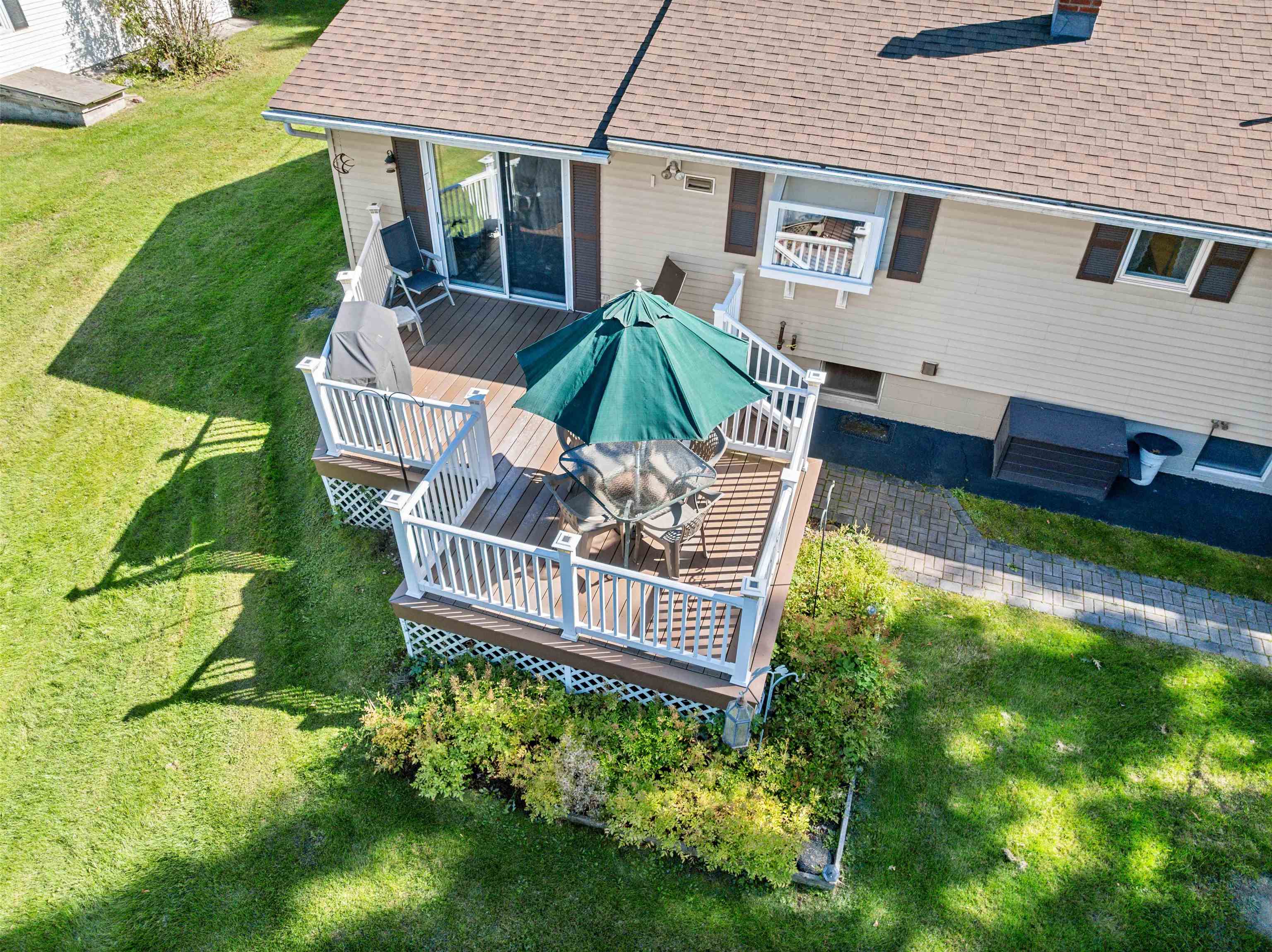 14 Howard Street Property Photo 45